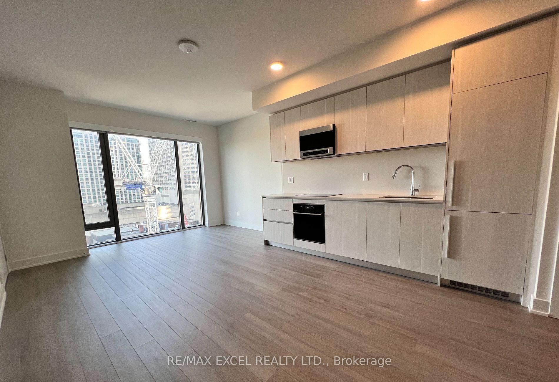 Photo 5 of Unit 1808, 8 Cumberland Street, Toronto, The Annex — HOMEH