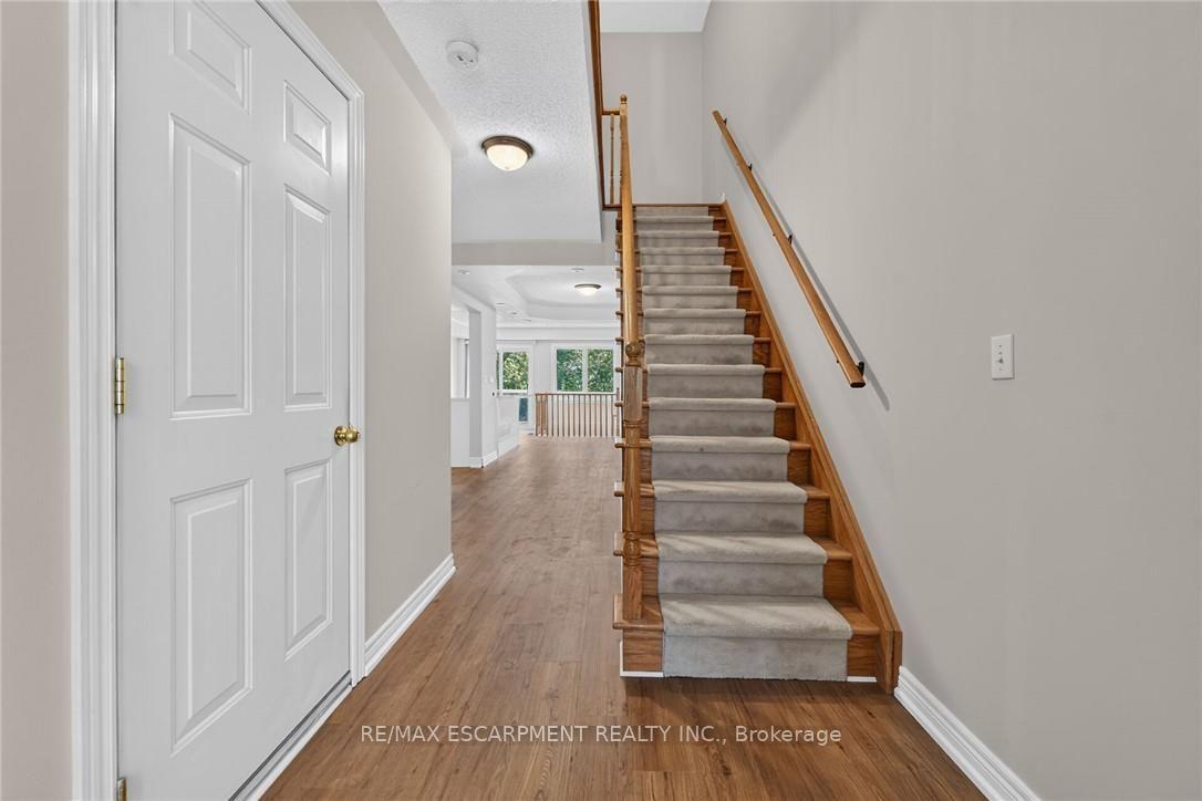 Photo 5 of Unit 99, 710 Spring Gardens Road, Burlington, Bayview — HOMEH