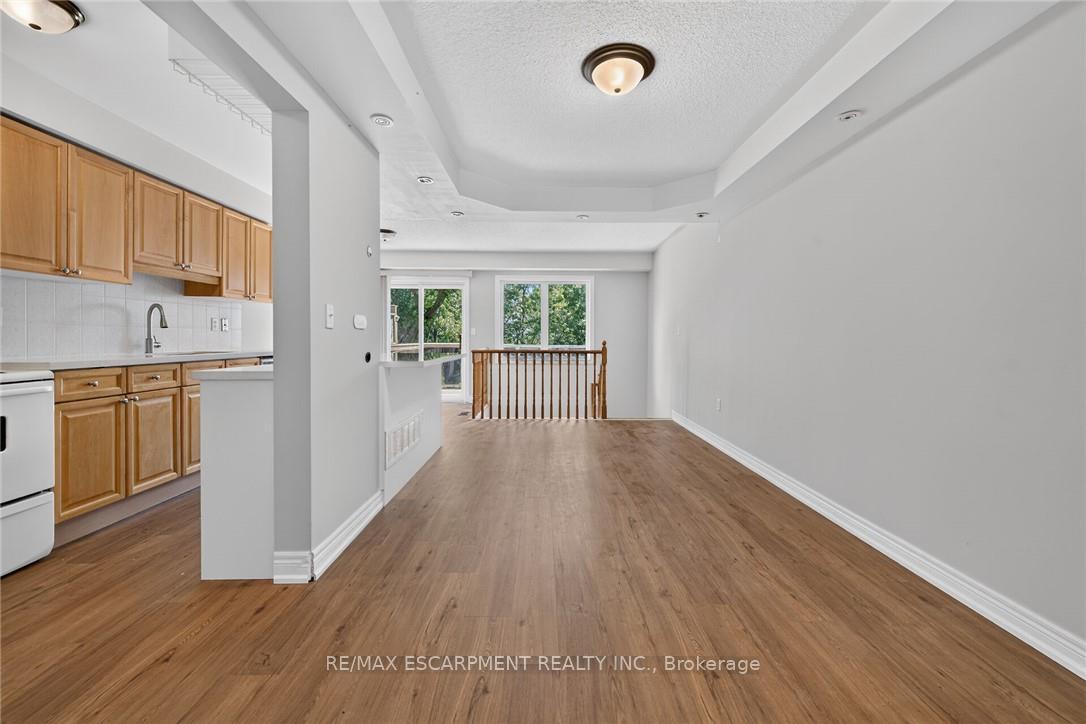 Photo 7 of Unit 99, 710 Spring Gardens Road, Burlington, Bayview — HOMEH