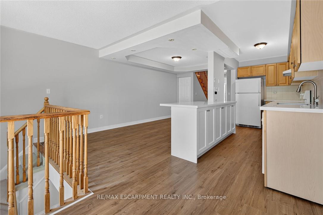 Photo 9 of Unit 99, 710 Spring Gardens Road, Burlington, Bayview — HOMEH