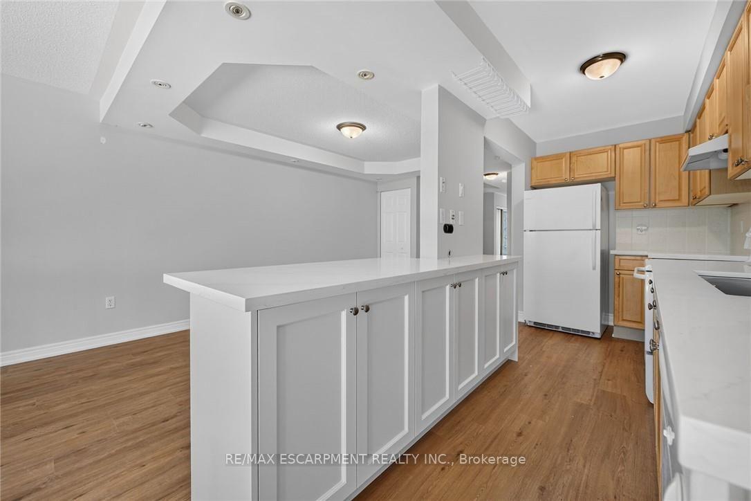 Photo 11 of Unit 99, 710 Spring Gardens Road, Burlington, Bayview — HOMEH