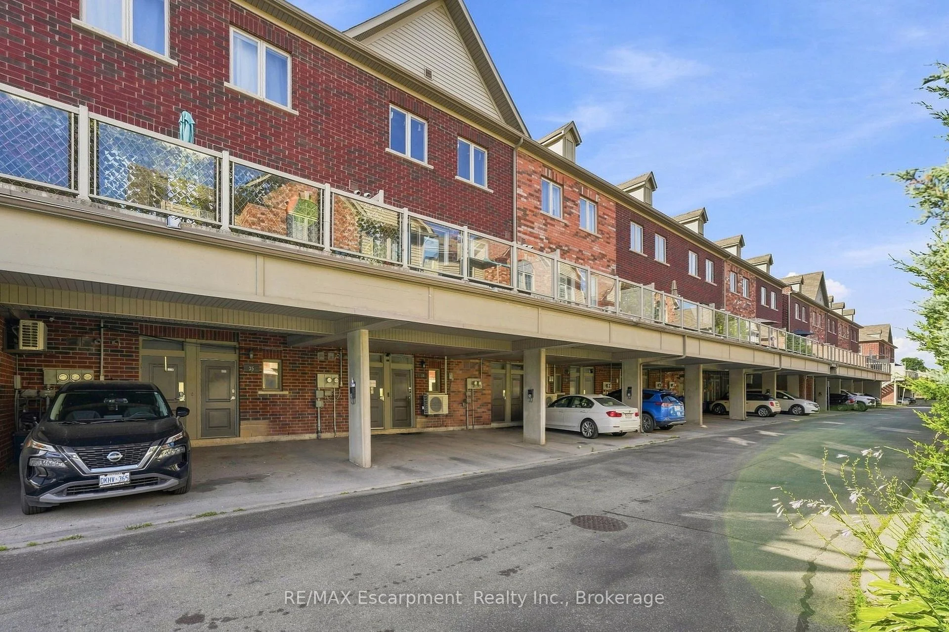 Photo 4 of Unit 34, 362 Plains Road E, Burlington, LaSalle — HOMEH
