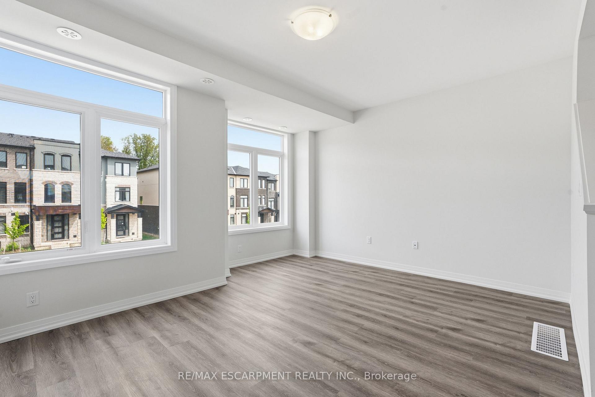 Photo 12 of Unit 33, 155 Equestrian Way, Cambridge, Preston Heights — HOMEH