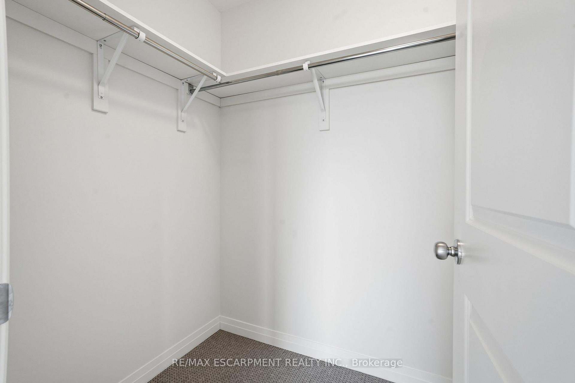 Photo 15 of Unit 33, 155 Equestrian Way, Cambridge, Preston Heights — HOMEH