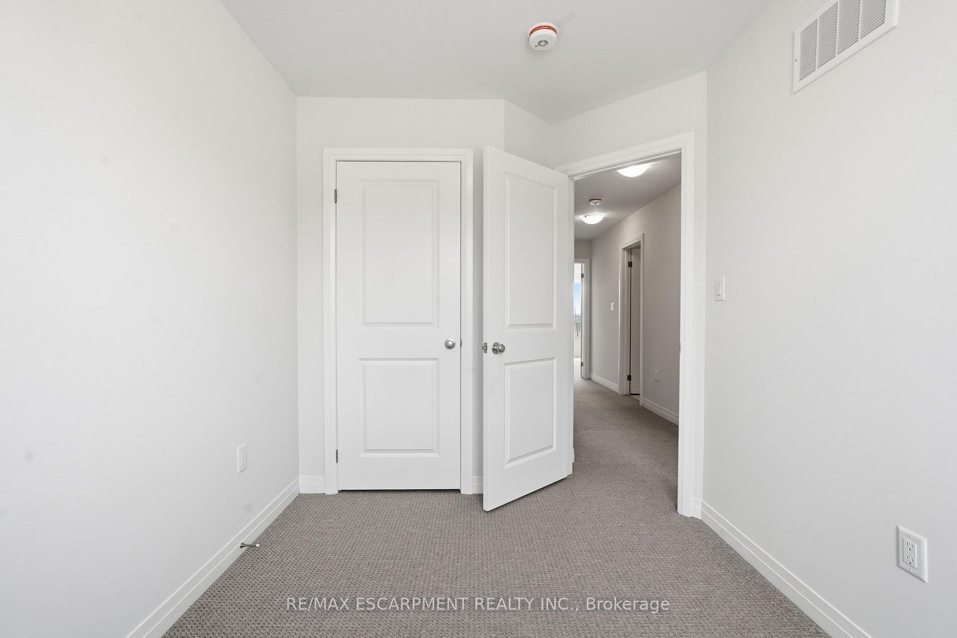 Photo 18 of Unit 33, 155 Equestrian Way, Cambridge, Preston Heights — HOMEH