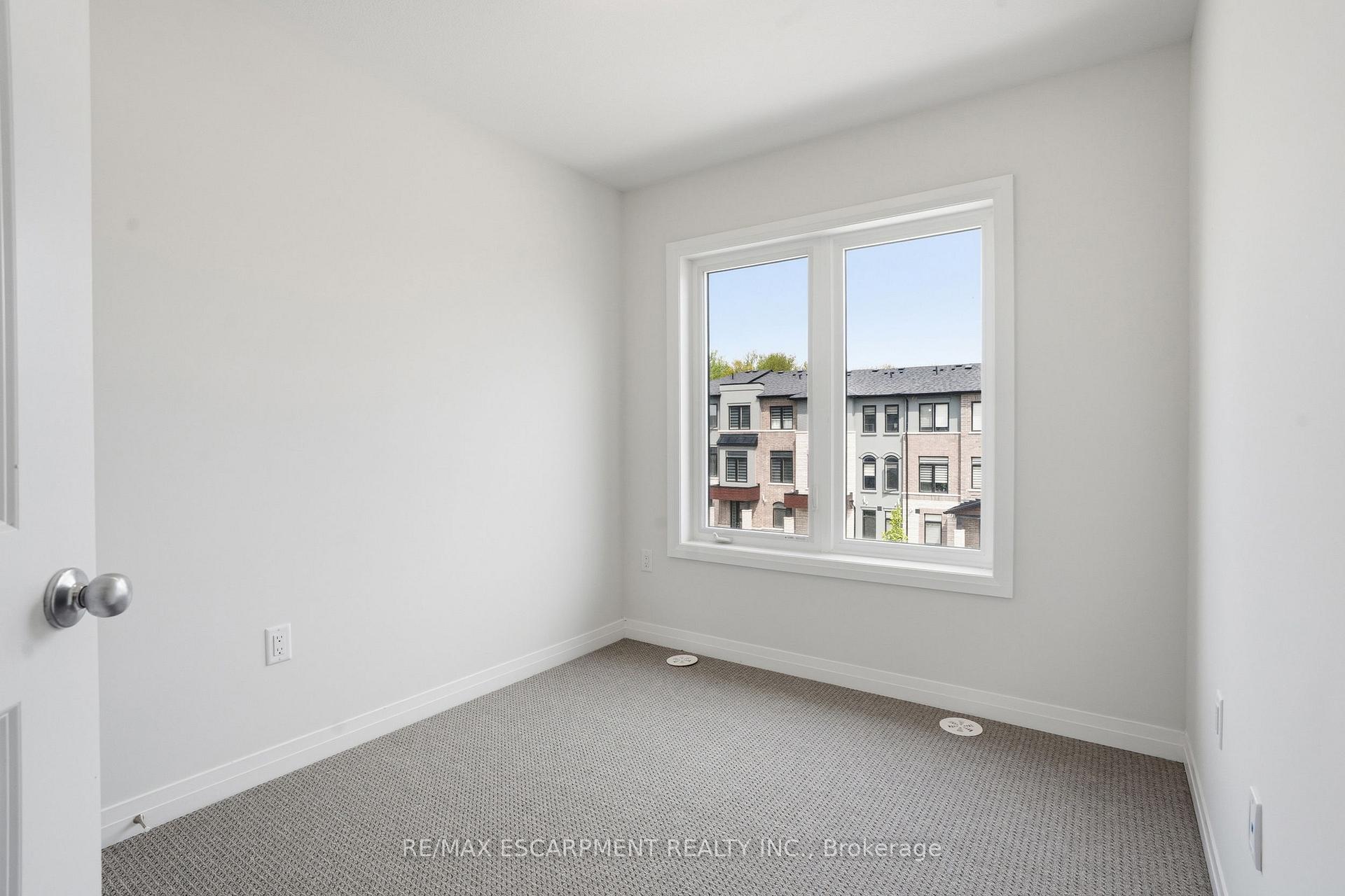 Photo 19 of Unit 33, 155 Equestrian Way, Cambridge, Preston Heights — HOMEH