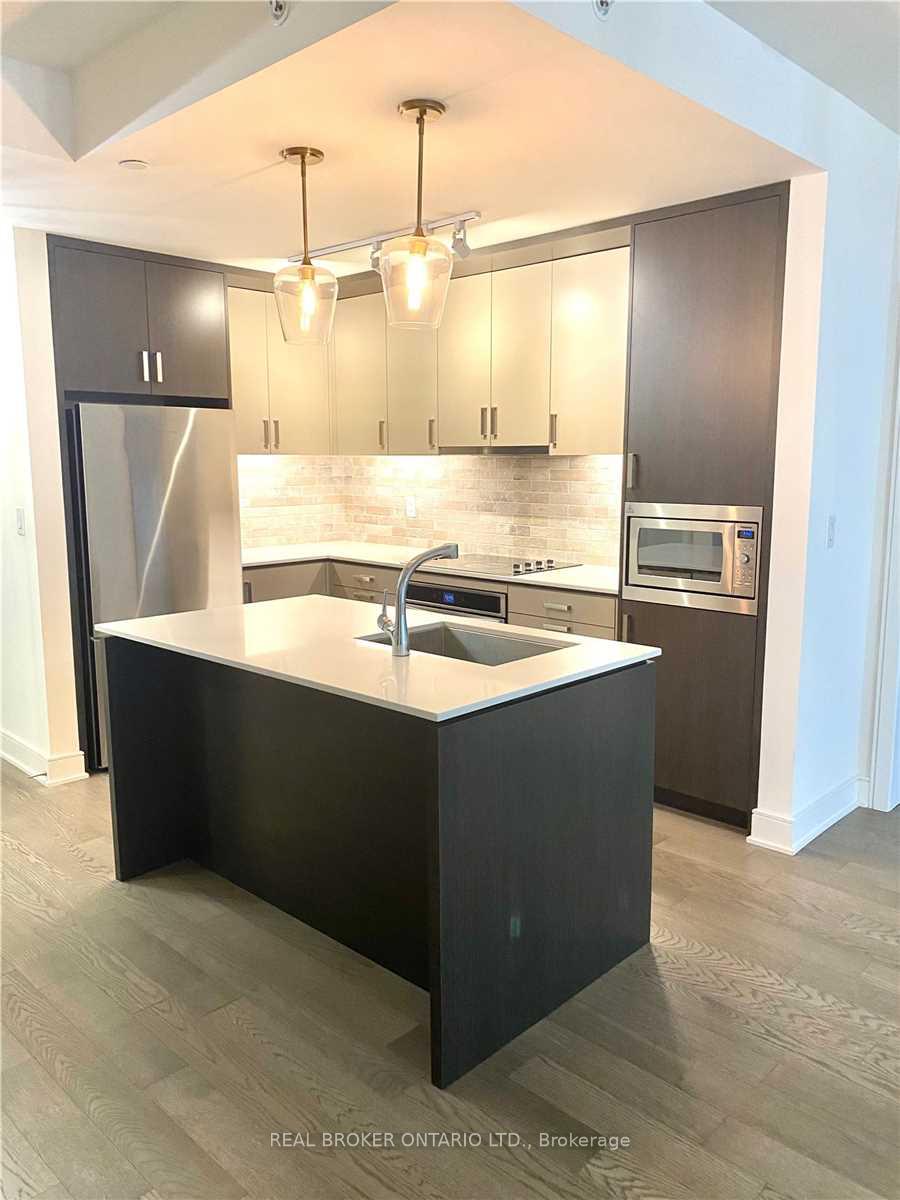 Front of Unit 335, 1575 Lakeshore Road W