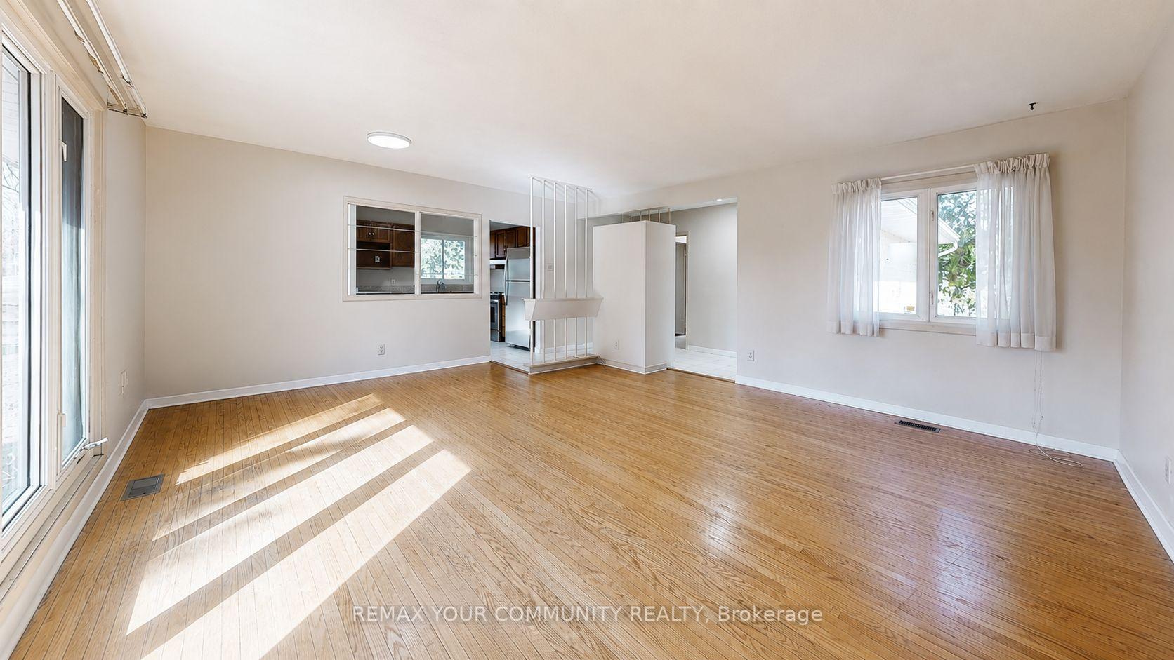Photo 3 of 98 Wigmore Drive, North York, Victoria Village — HOMEH
