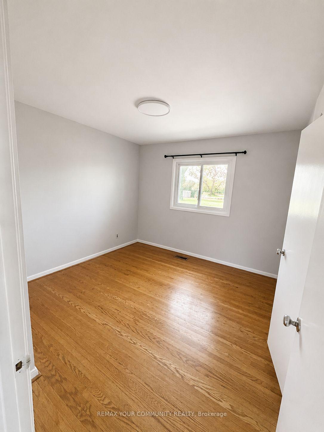 Photo 10 of 98 Wigmore Drive, North York, Victoria Village — HOMEH