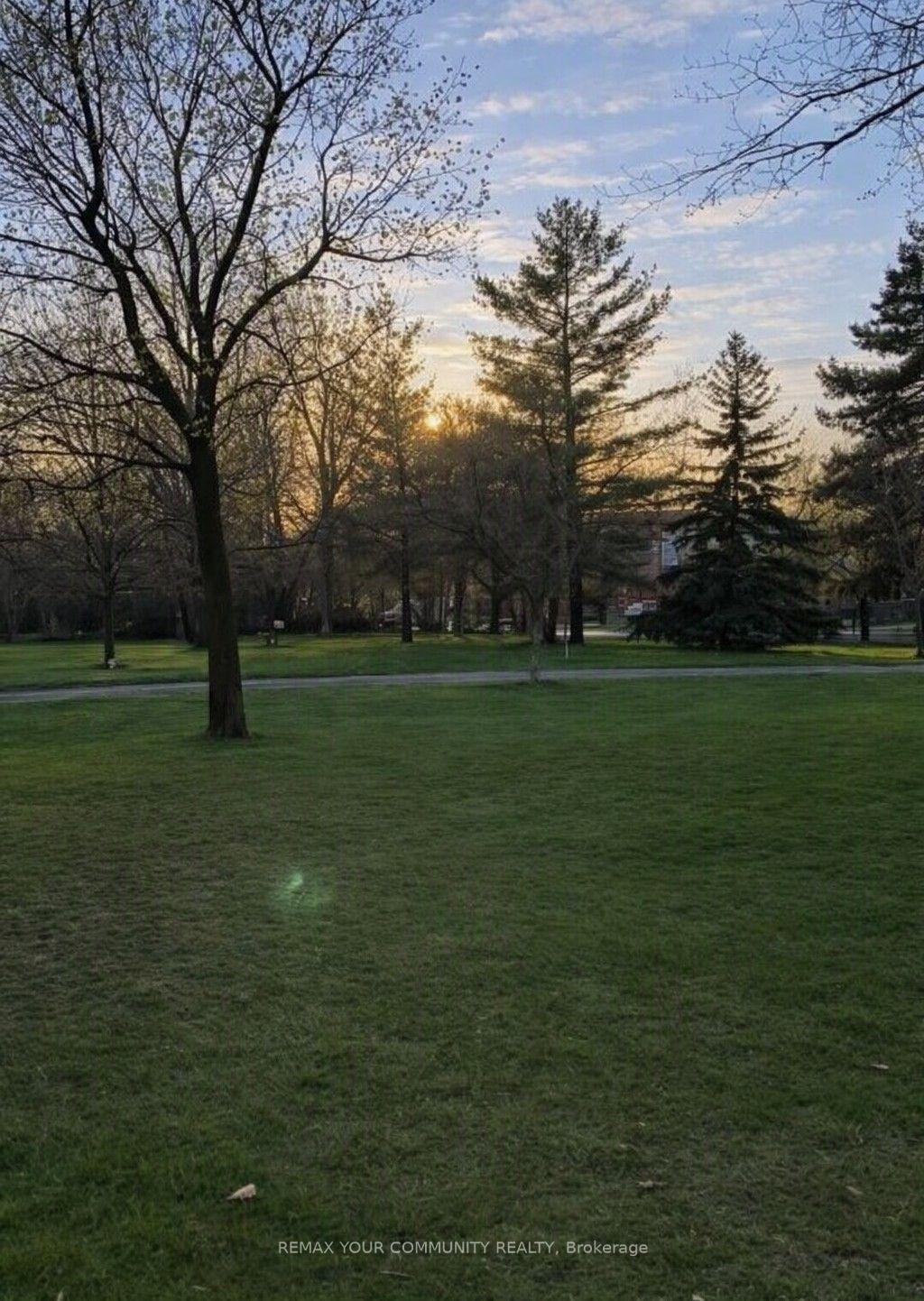 Photo 16 of 98 Wigmore Drive, North York, Victoria Village — HOMEH