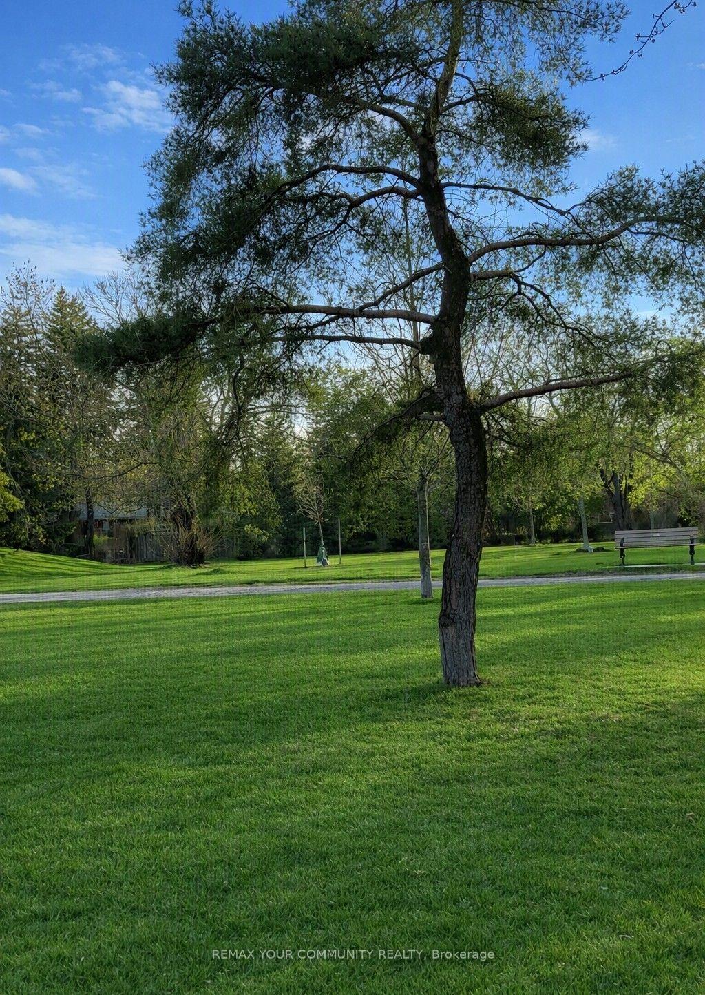 Photo 17 of 98 Wigmore Drive, North York, Victoria Village — HOMEH