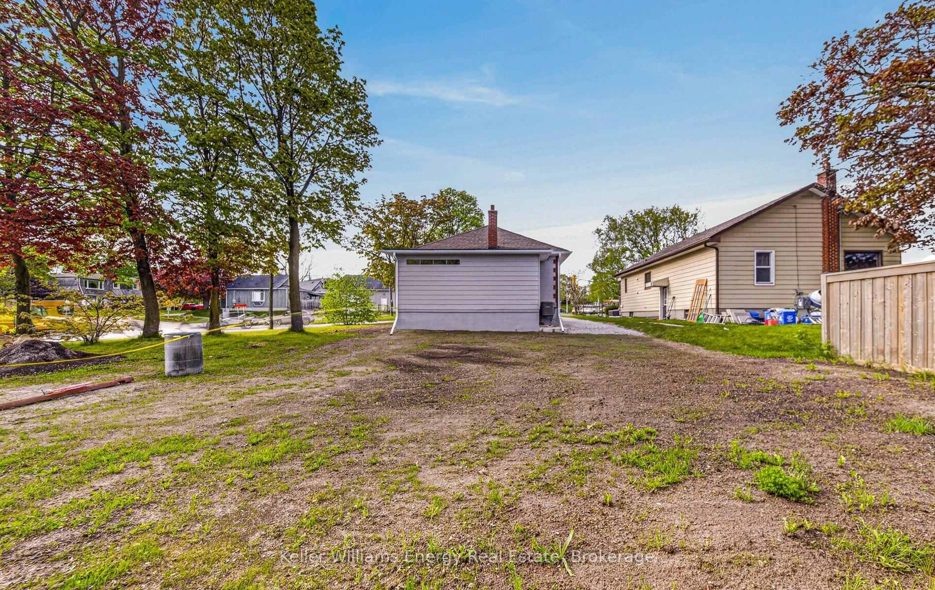 Photo 4 of 288 Hillside Avenue, Oshawa, Vanier — HOMEH