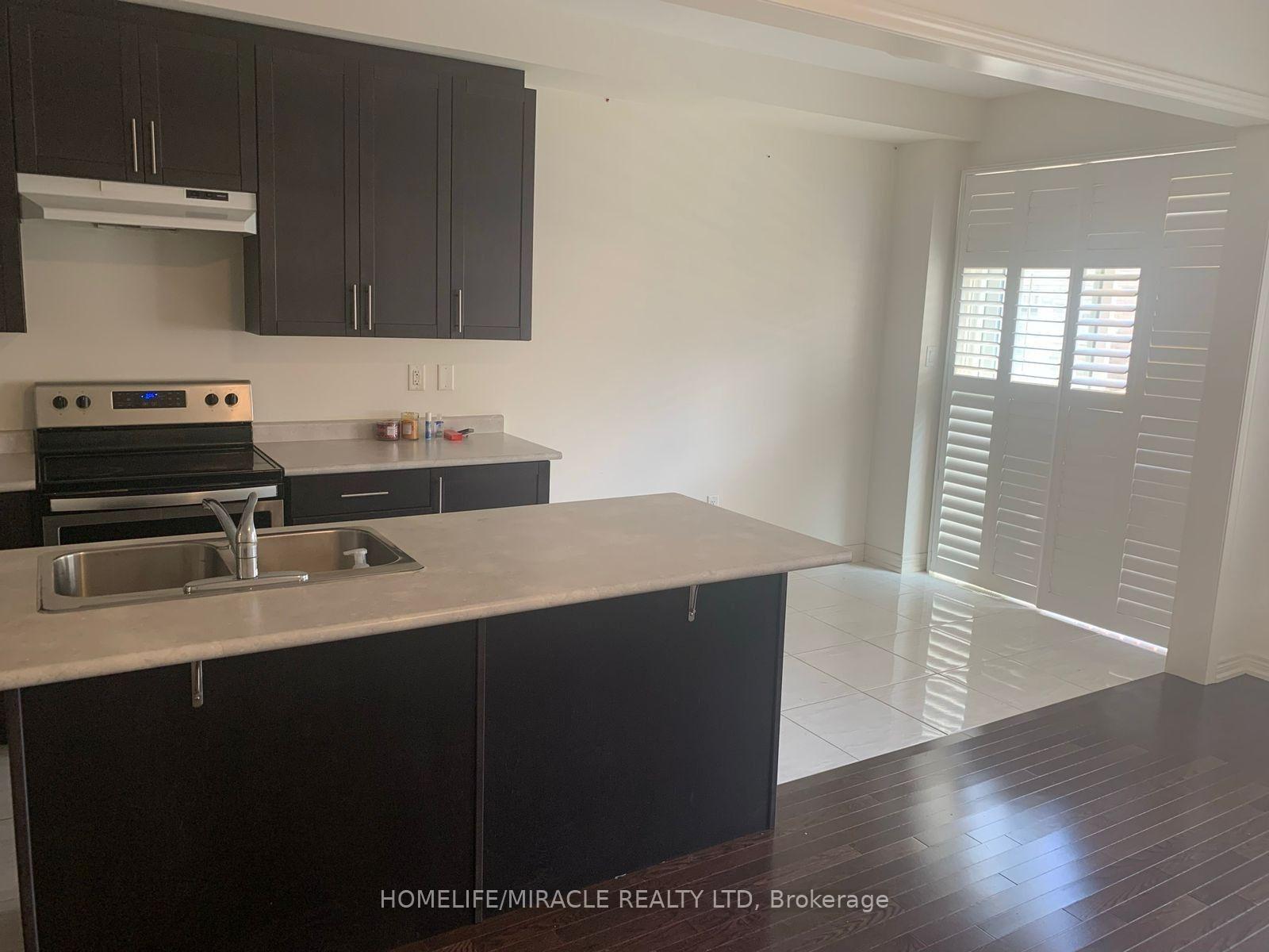 Photo 3 of 38 Adventura Road, Brampton, Northwest Brampton — HOMEH