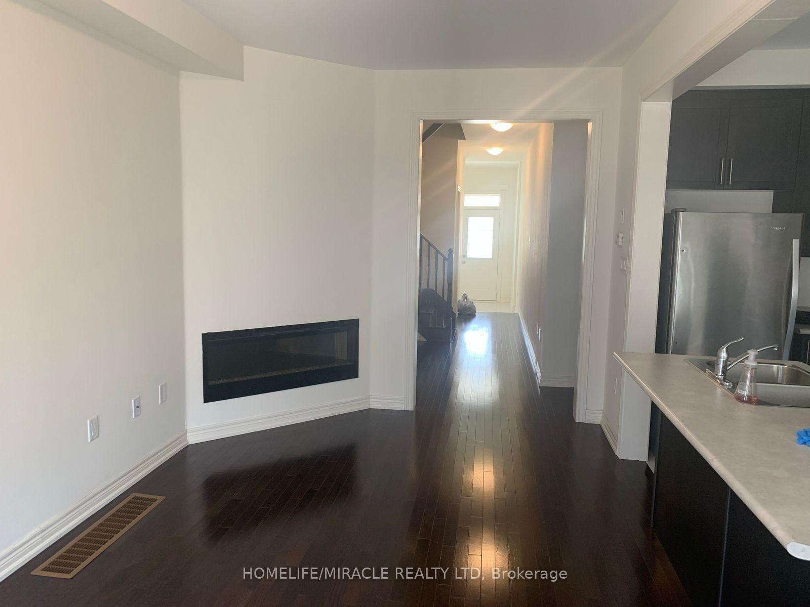 Photo 4 of 38 Adventura Road, Brampton, Northwest Brampton — HOMEH