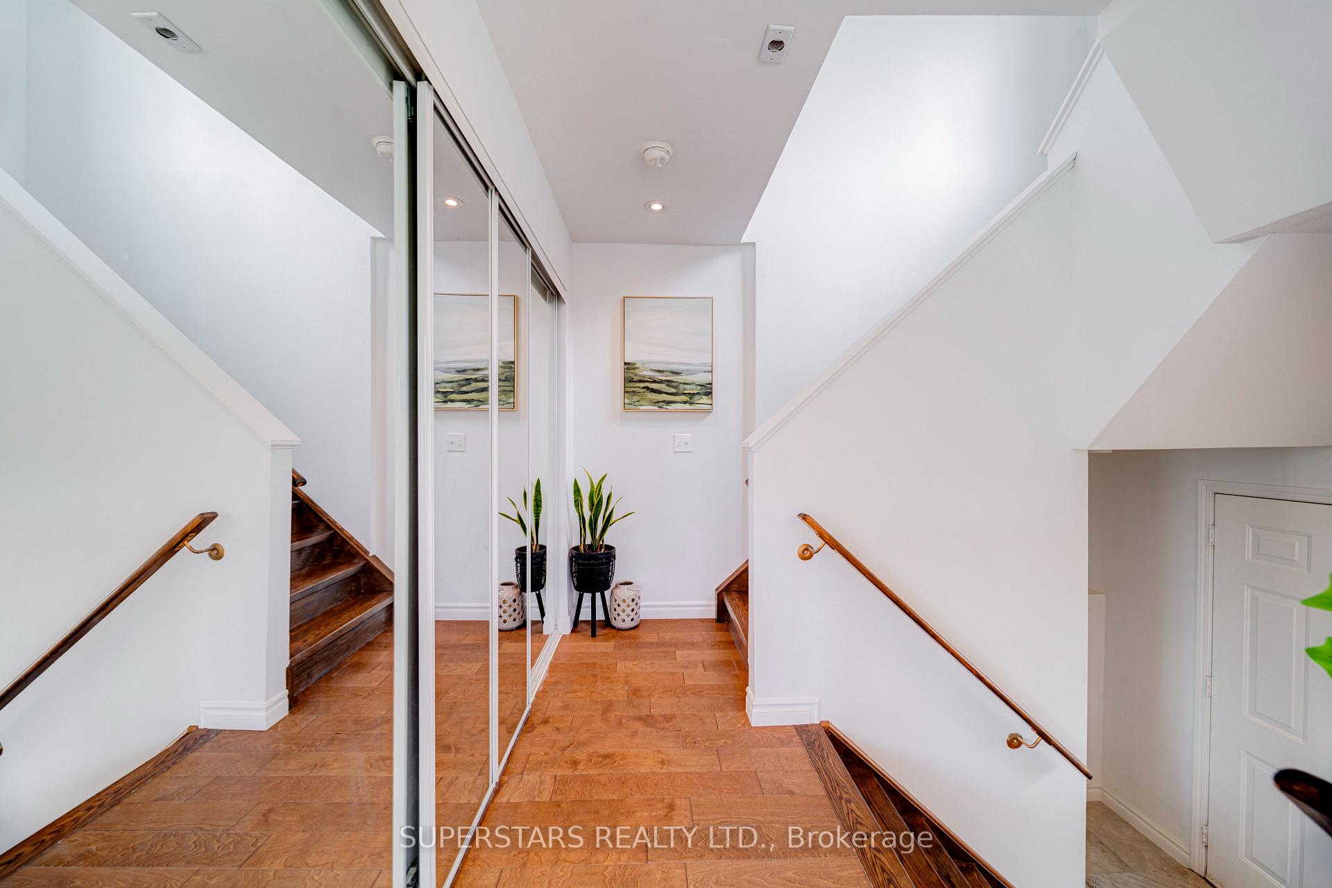 Photo 5 of Unit 27, 10 Cox Boulevard, Markham, Unionville — HOMEH