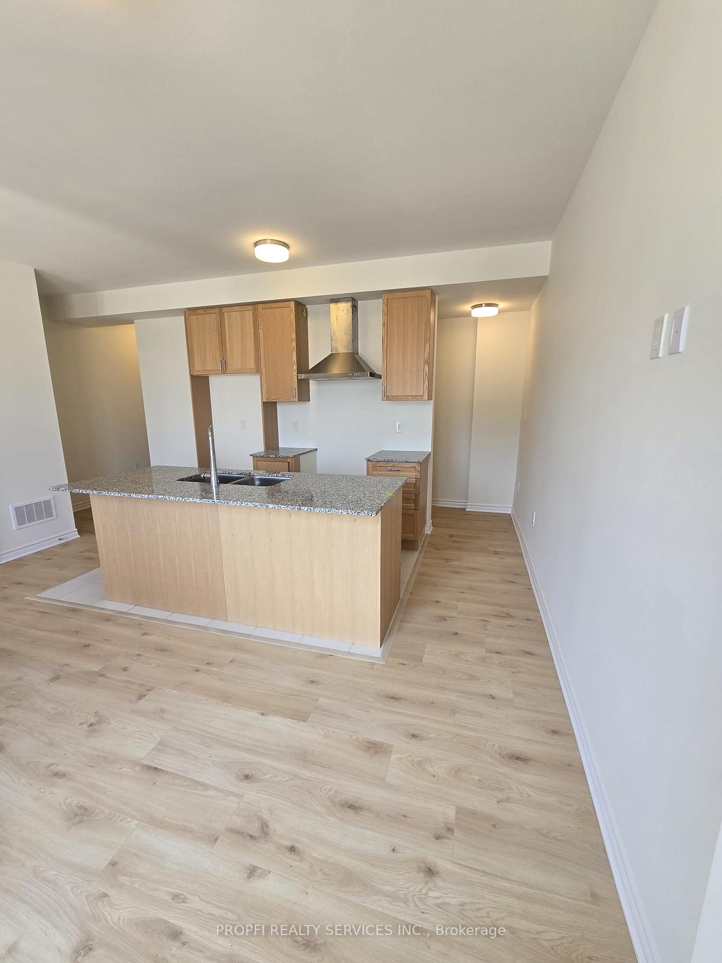 Front of Unit Lower, 38 Thornbird Crescent