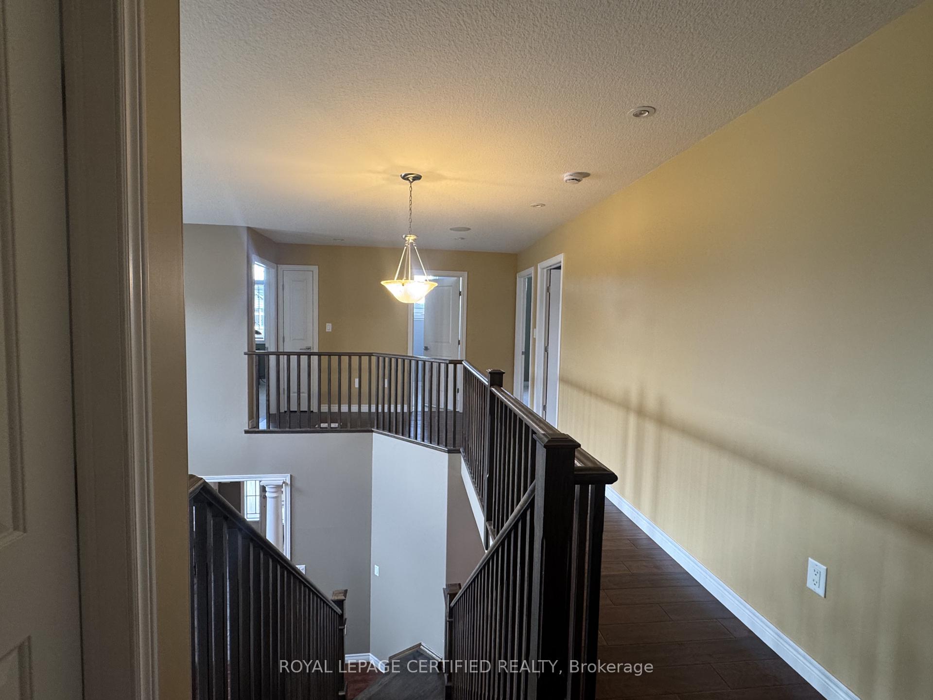 Photo 20 of 252 Westbank Trail, Hamilton, Stoney Creek Mountain — HOMEH