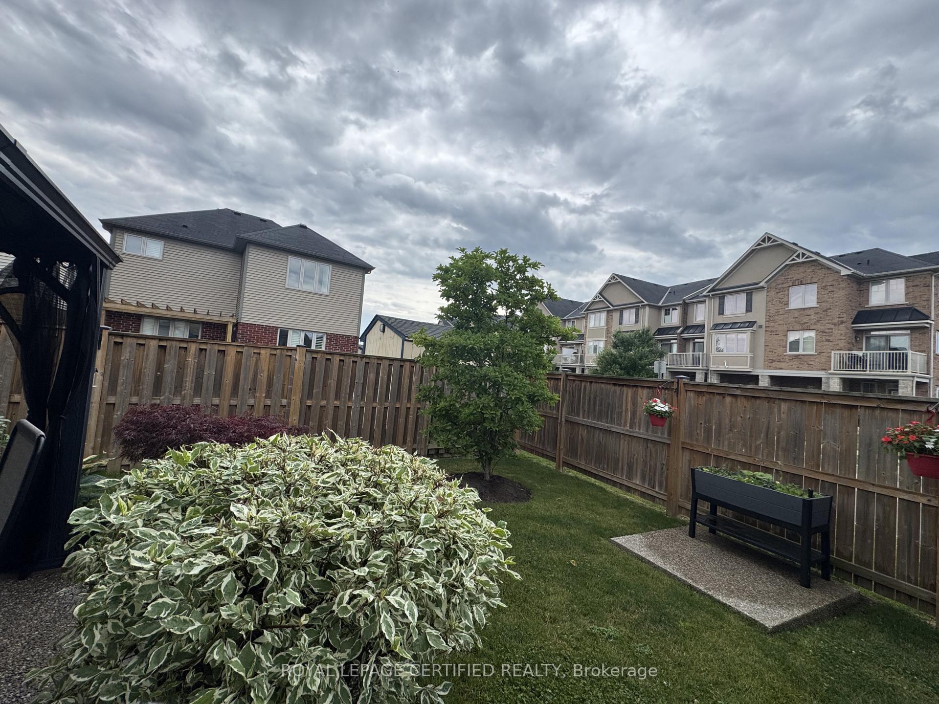 Photo 41 of 252 Westbank Trail, Hamilton, Stoney Creek Mountain — HOMEH