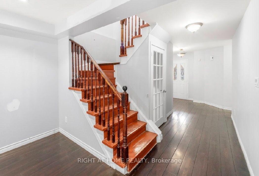 Photo 4 of 95 Dobson Drive, Ajax, Central — HOMEH