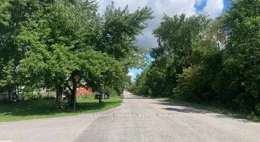 Photo 4 of 9858 Nichols Lane, Niagara Falls, Forestview — HOMEH