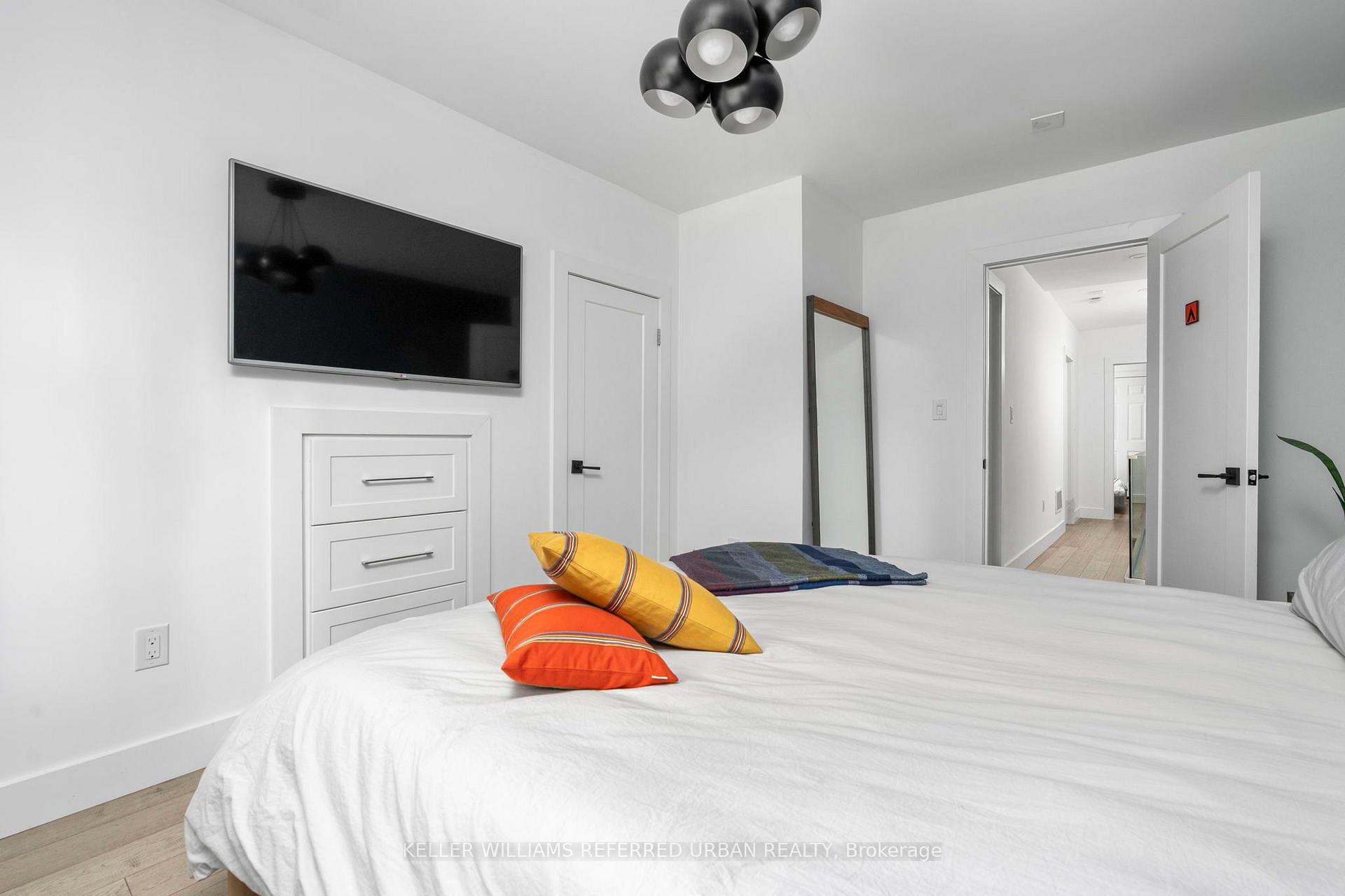 Photo 19 of 21 Millbrook Crescent, Toronto, North Riverdale — HOMEH