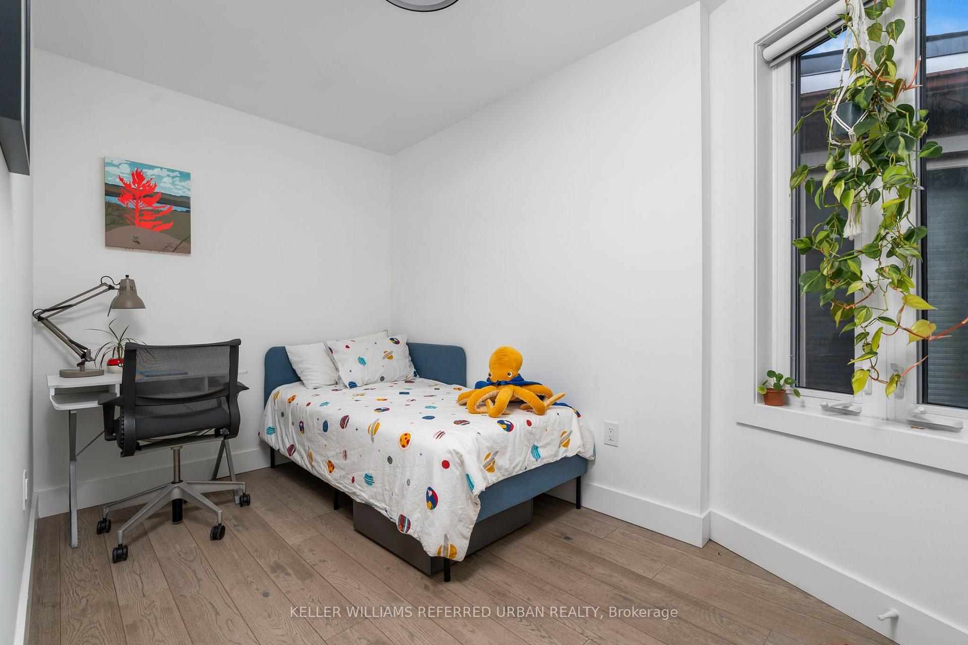 Photo 23 of 21 Millbrook Crescent, Toronto, North Riverdale — HOMEH