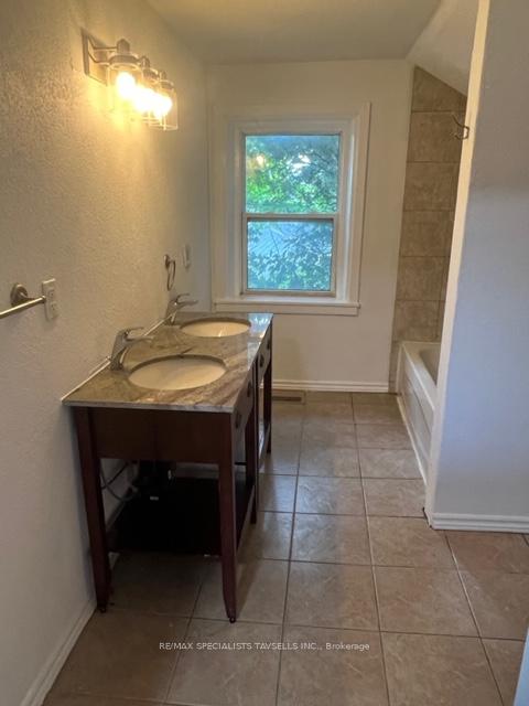 Photo 8 of Unit Unit 1, 319 Broadway, Orangeville — HOMEH