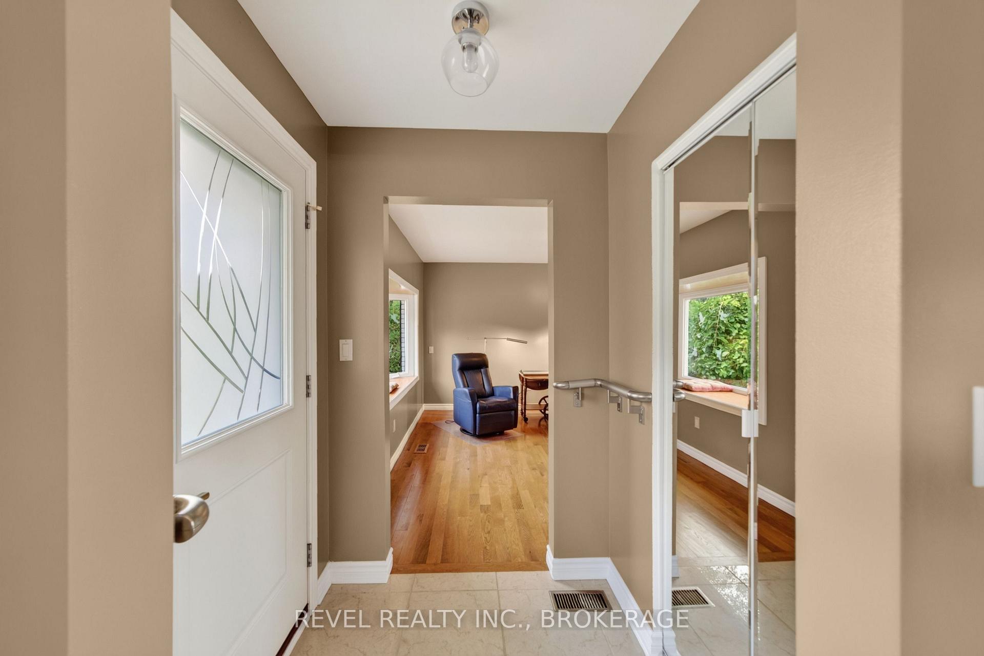 Photo 7 of 813 Camberley Crescent, Kingston, City SouthWest — HOMEH