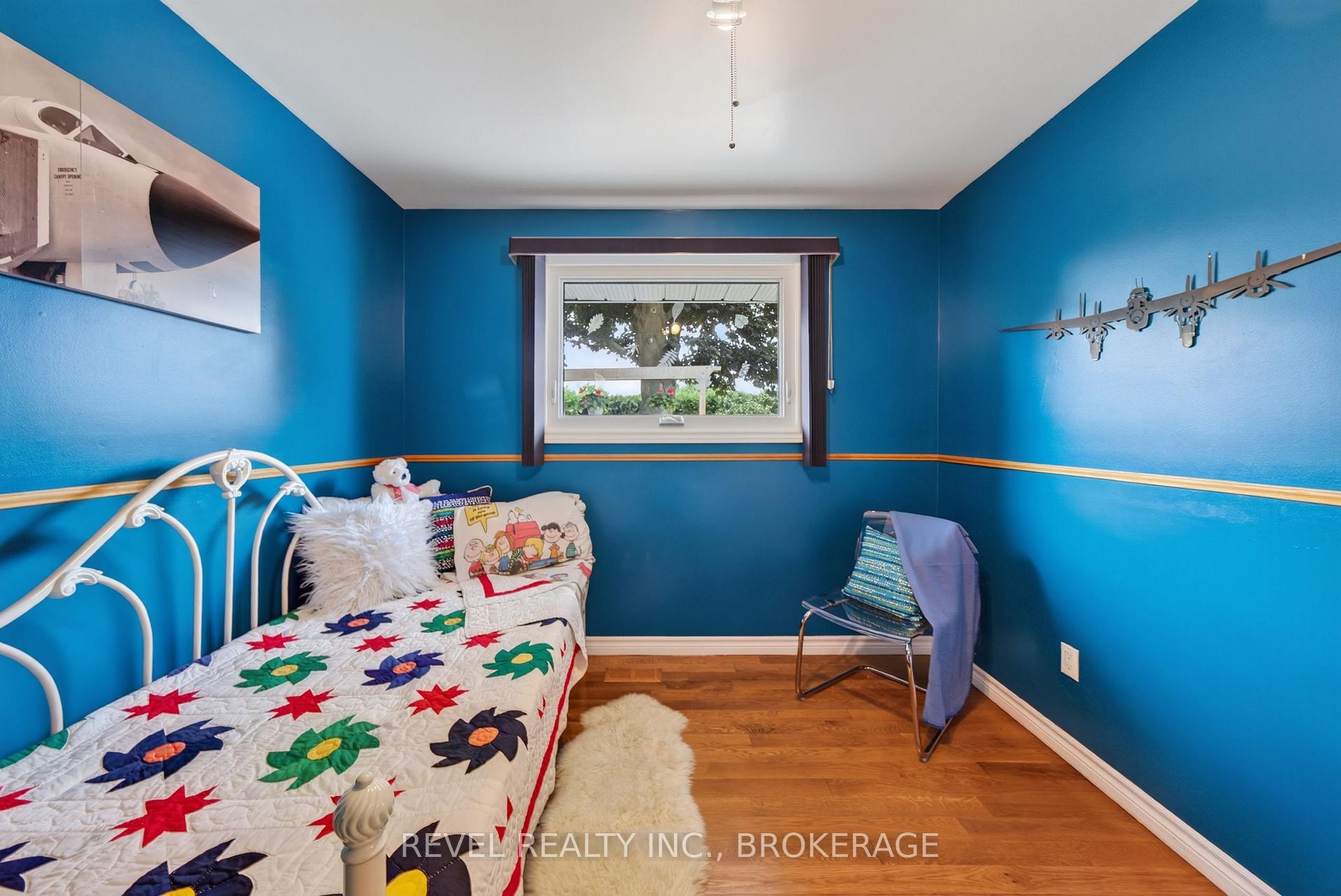 Photo 23 of 813 Camberley Crescent, Kingston, City SouthWest — HOMEH