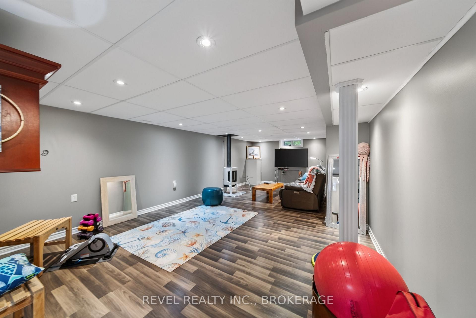 Photo 29 of 813 Camberley Crescent, Kingston, City SouthWest — HOMEH