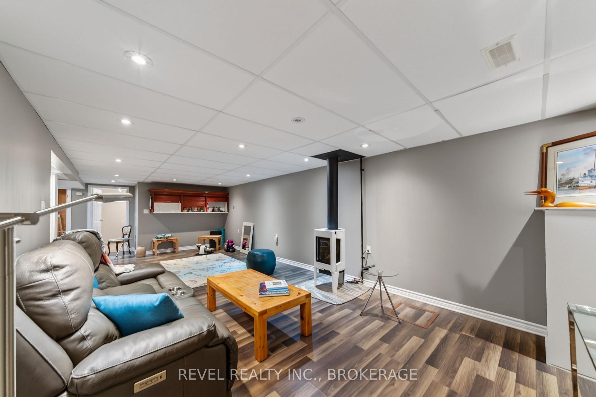Photo 31 of 813 Camberley Crescent, Kingston, City SouthWest — HOMEH