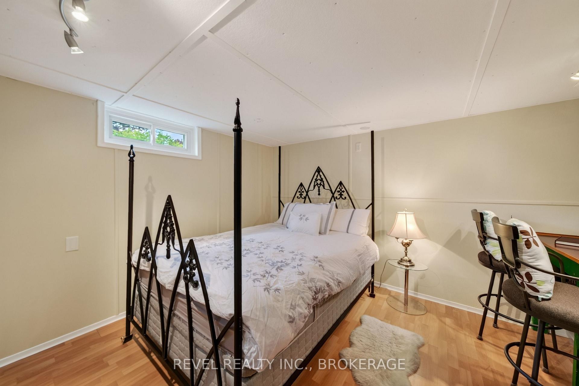 Photo 33 of 813 Camberley Crescent, Kingston, City SouthWest — HOMEH