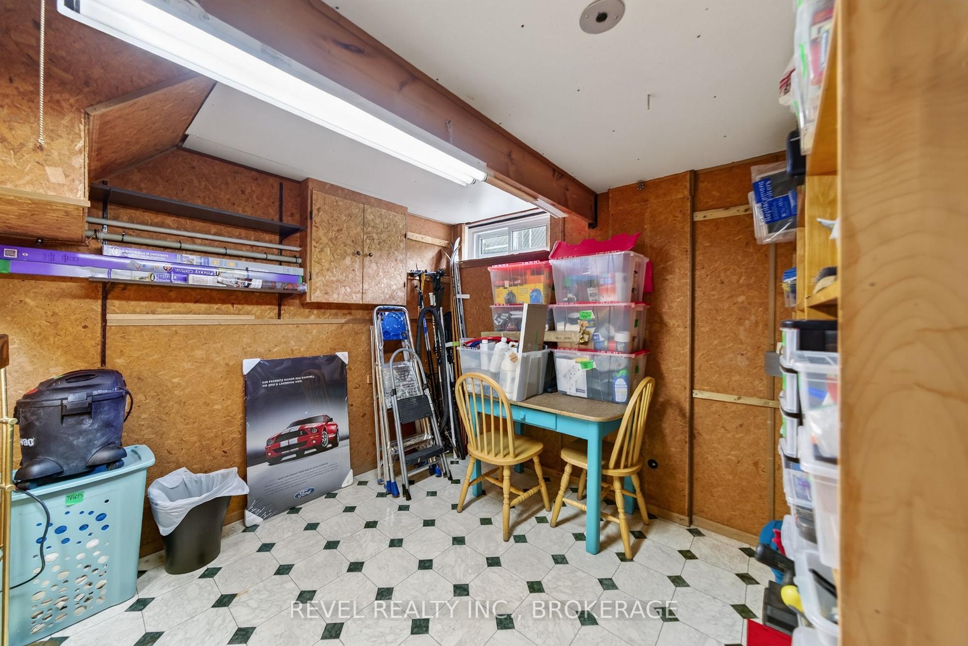 Photo 35 of 813 Camberley Crescent, Kingston, City SouthWest — HOMEH