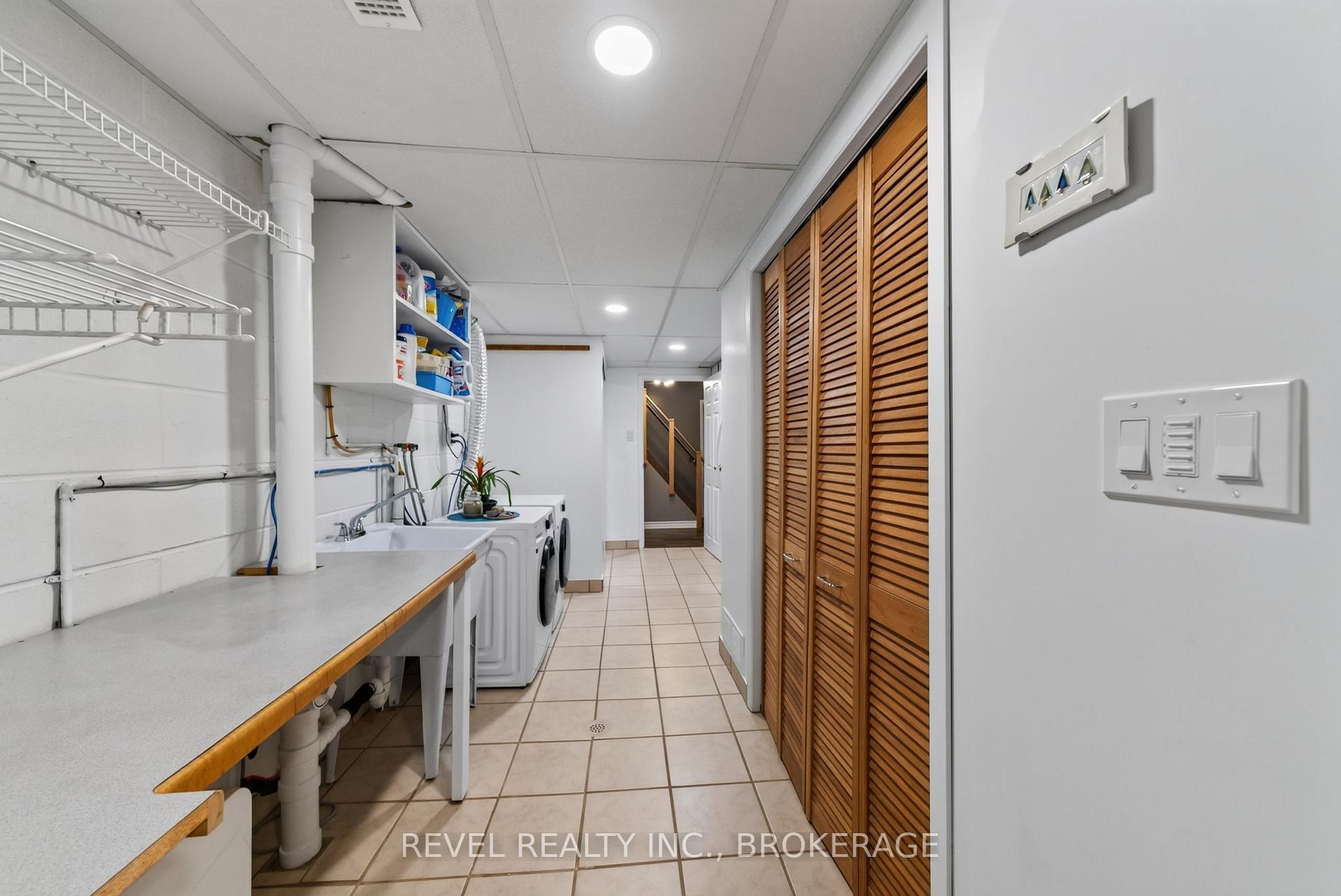 Photo 39 of 813 Camberley Crescent, Kingston, City SouthWest — HOMEH