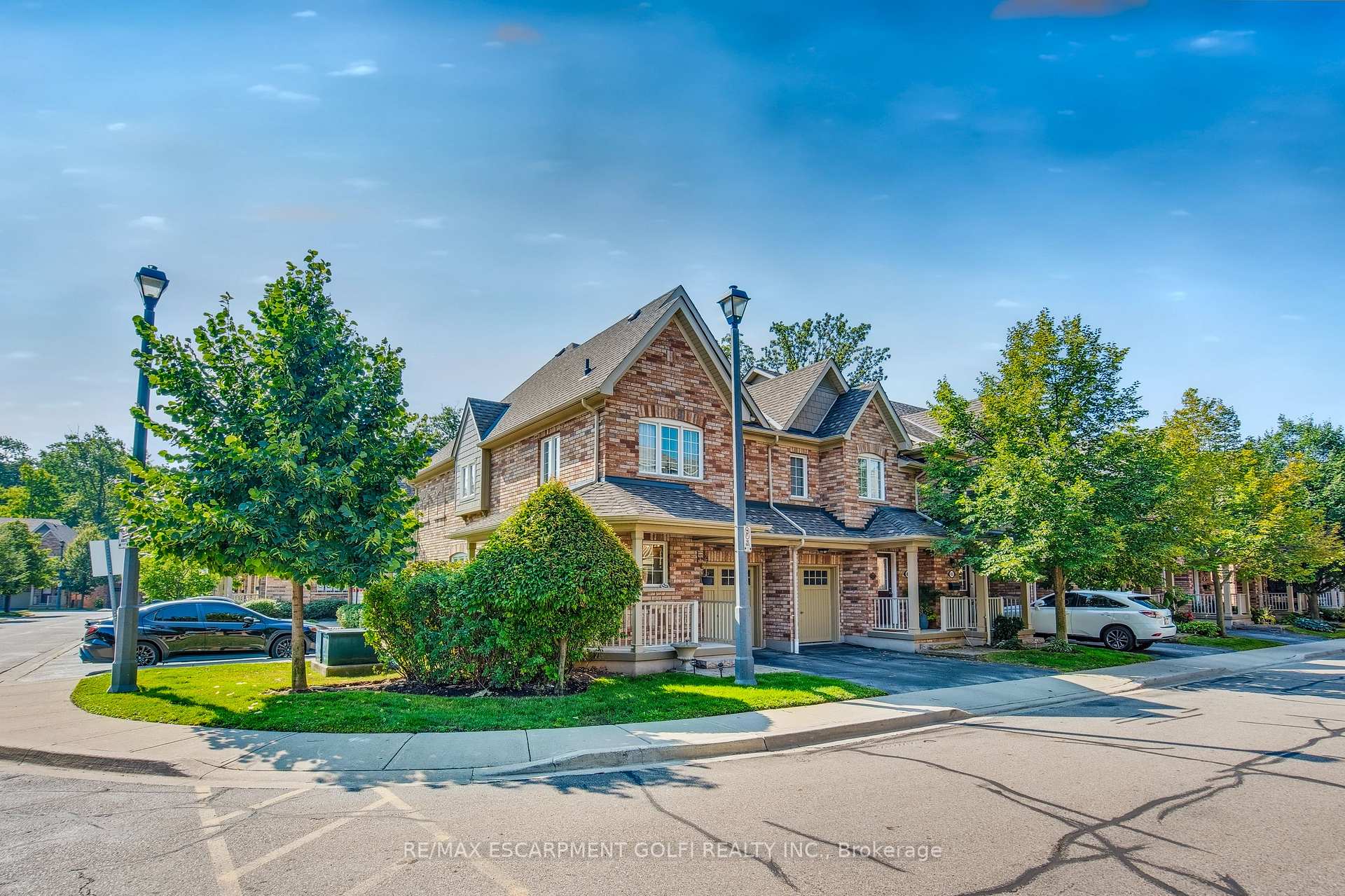 Photo 2 of Unit 43, 233 Duskywing Way, Oakville, Bronte — HOMEH