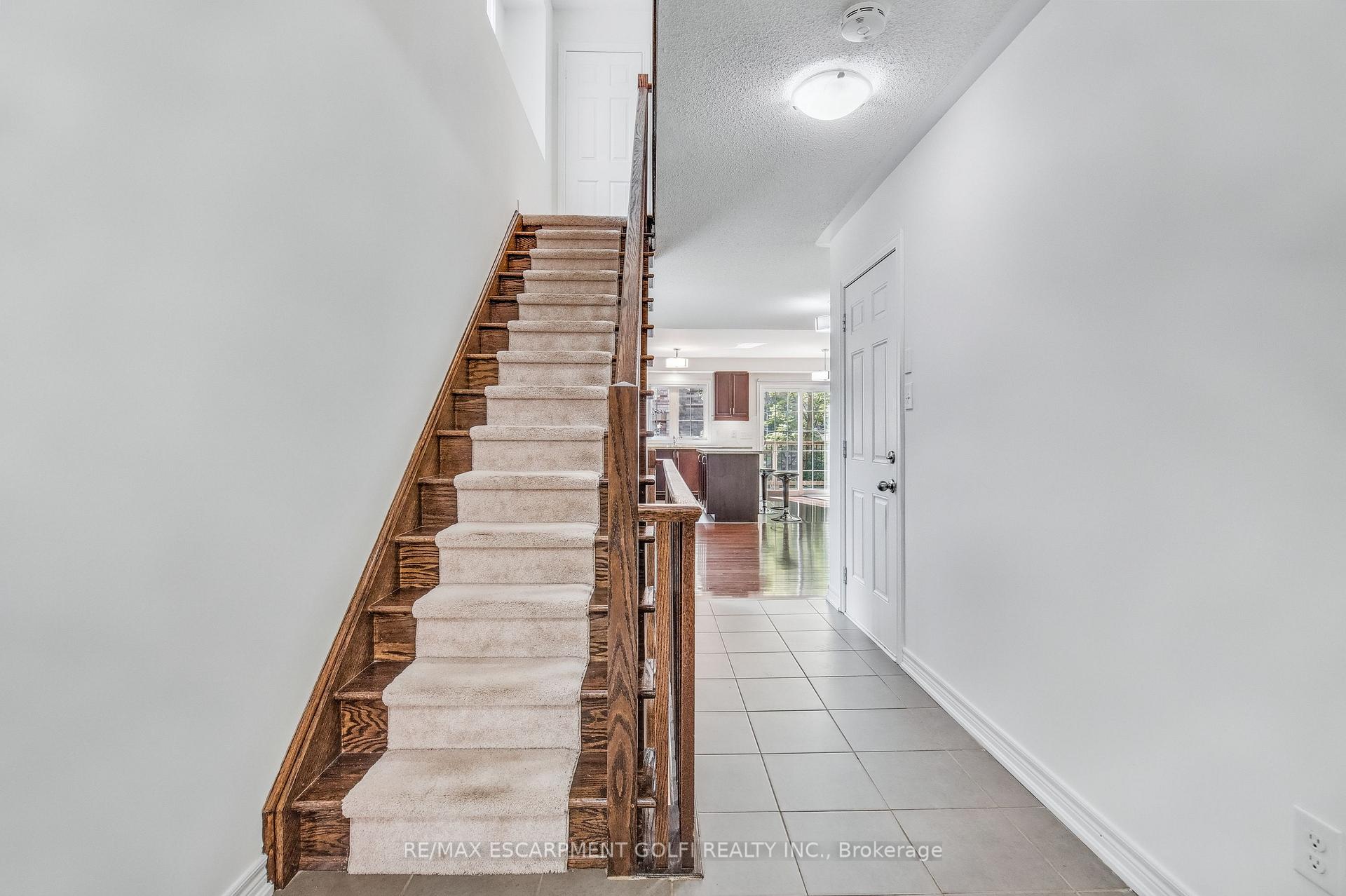 Photo 4 of Unit 43, 233 Duskywing Way, Oakville, Bronte — HOMEH