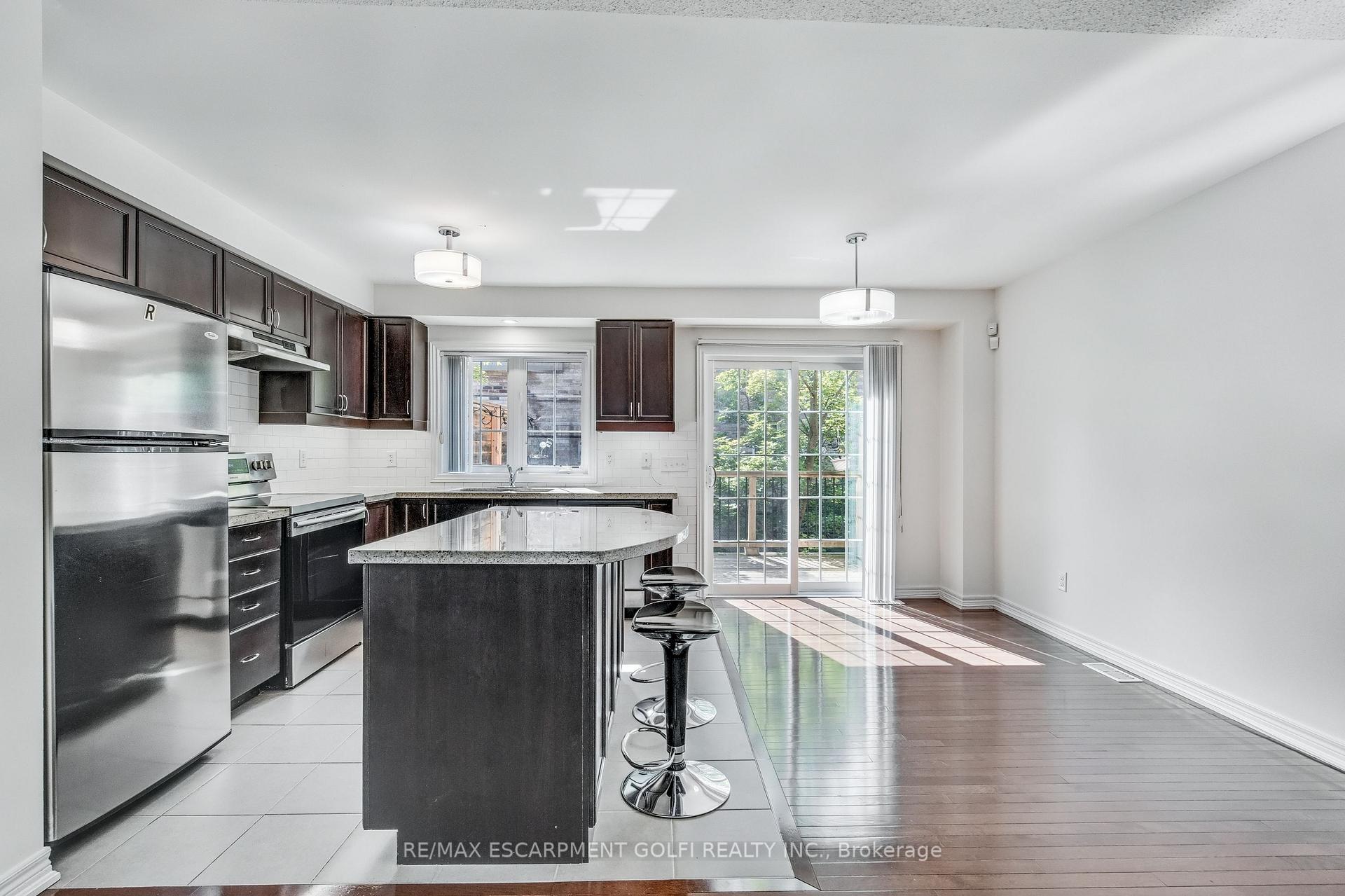 Photo 9 of Unit 43, 233 Duskywing Way, Oakville, Bronte — HOMEH