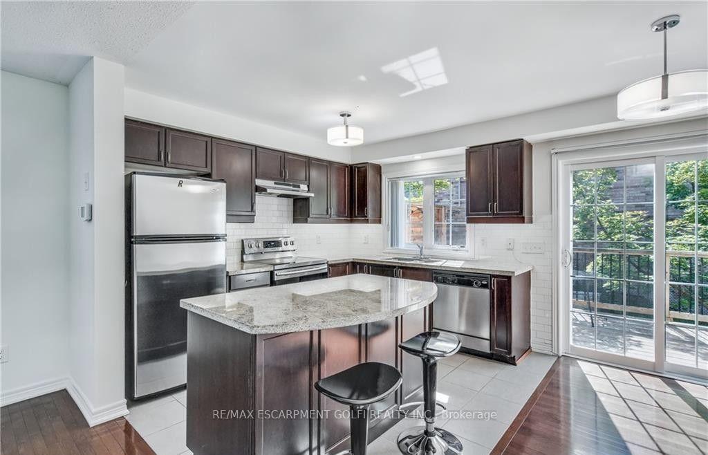 Photo 10 of Unit 43, 233 Duskywing Way, Oakville, Bronte — HOMEH