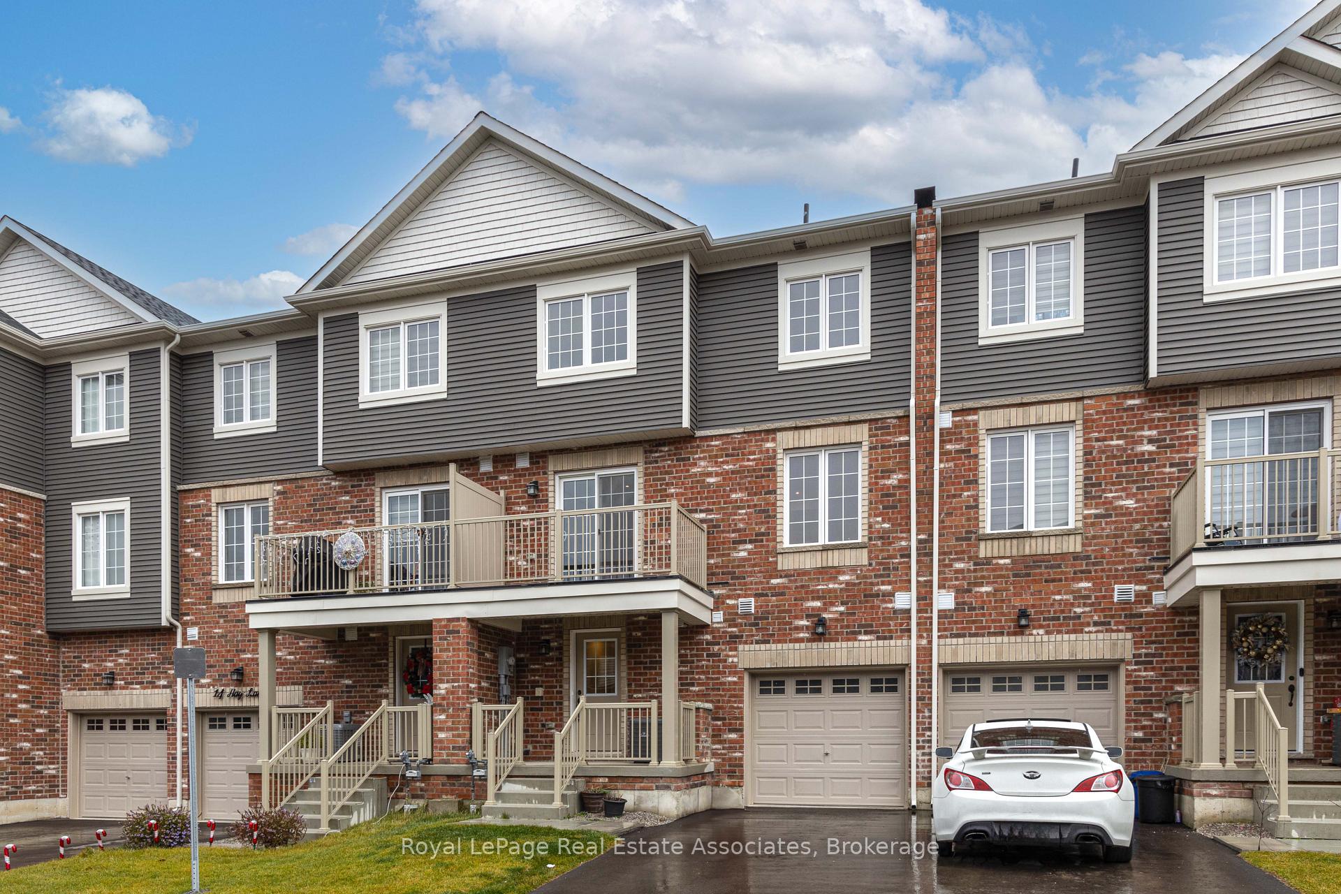 Photo 2 of 12 Hay Lane, Barrie, Rural Barrie Southeast — HOMEH