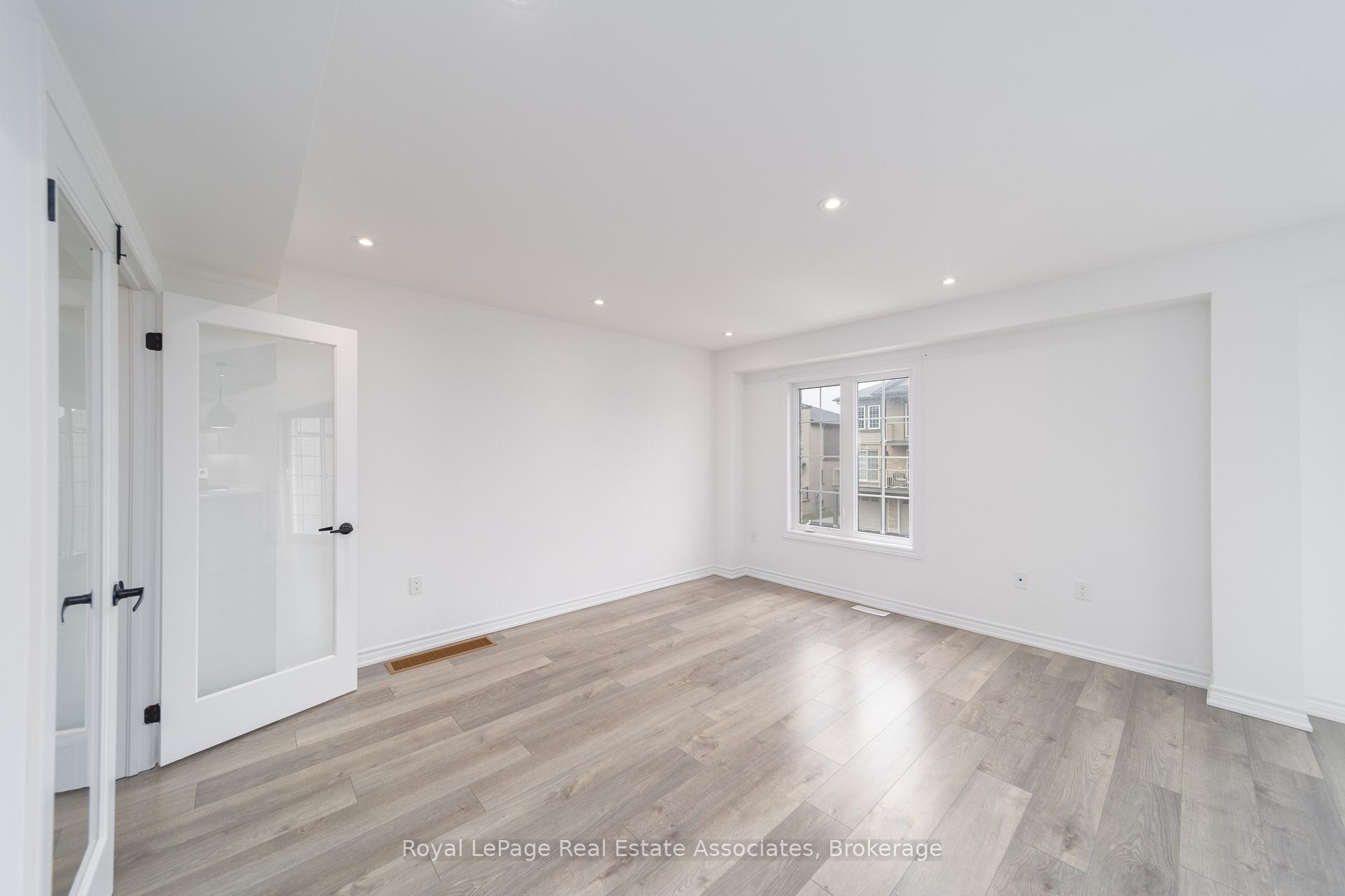 Photo 10 of 12 Hay Lane, Barrie, Rural Barrie Southeast — HOMEH