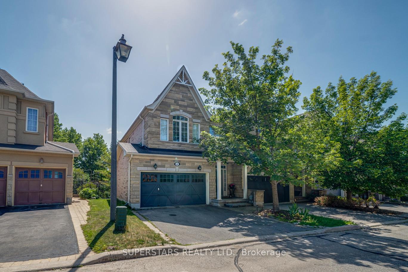 Front of Unit 4, 280 Paradelle Drive