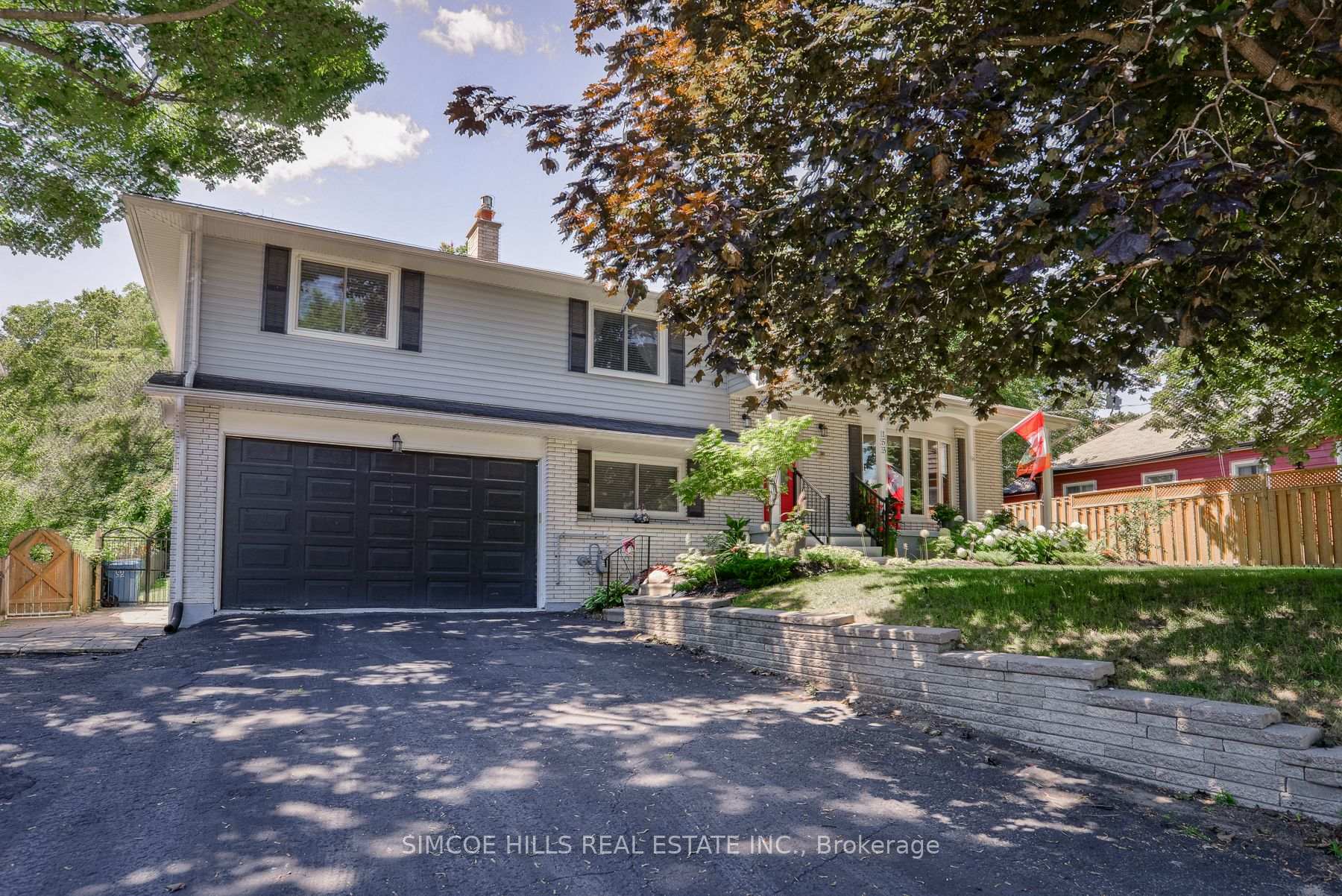Photo 2 of 153 Matchedash Street N, Orillia — HOMEH