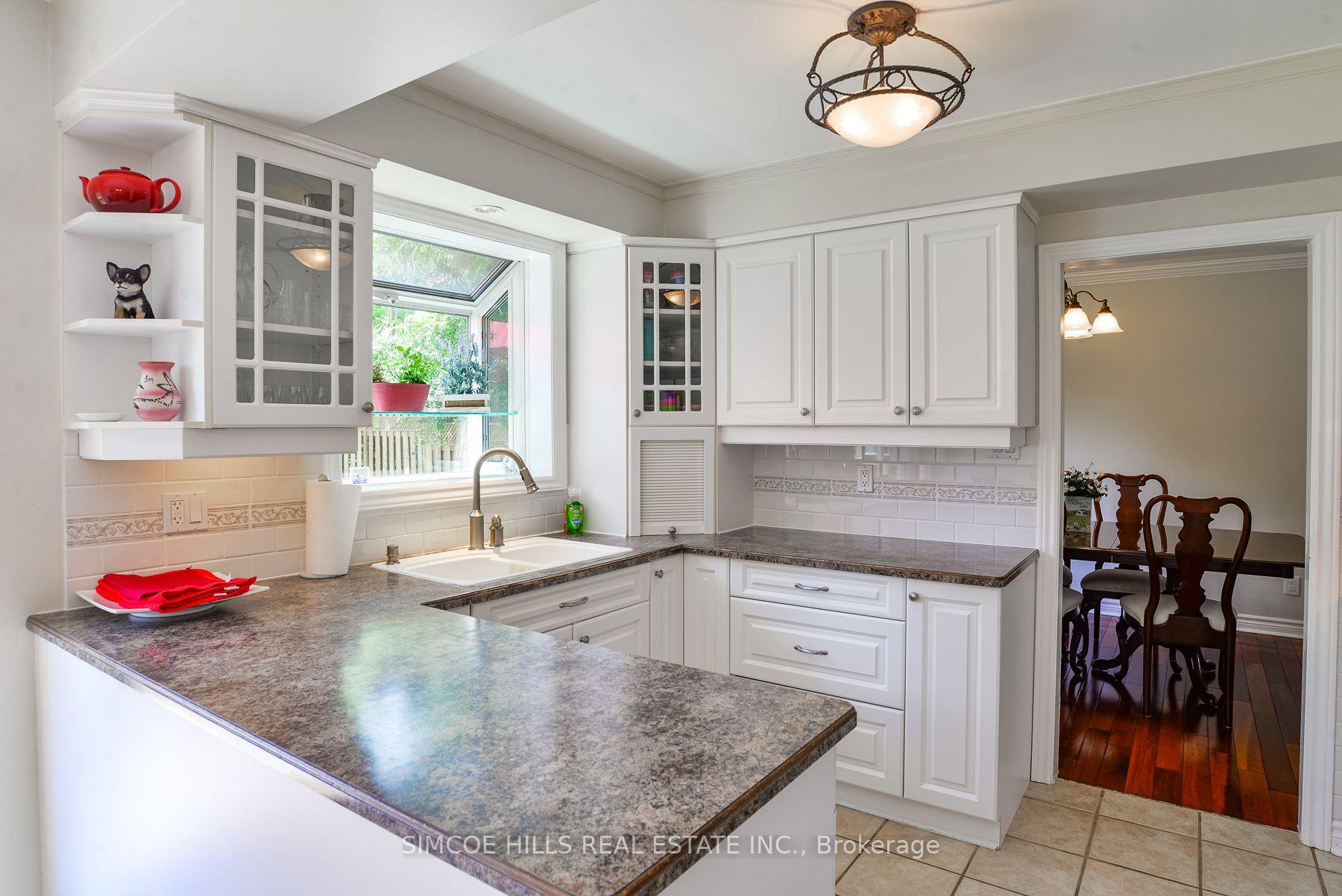 Photo 6 of 153 Matchedash Street N, Orillia — HOMEH