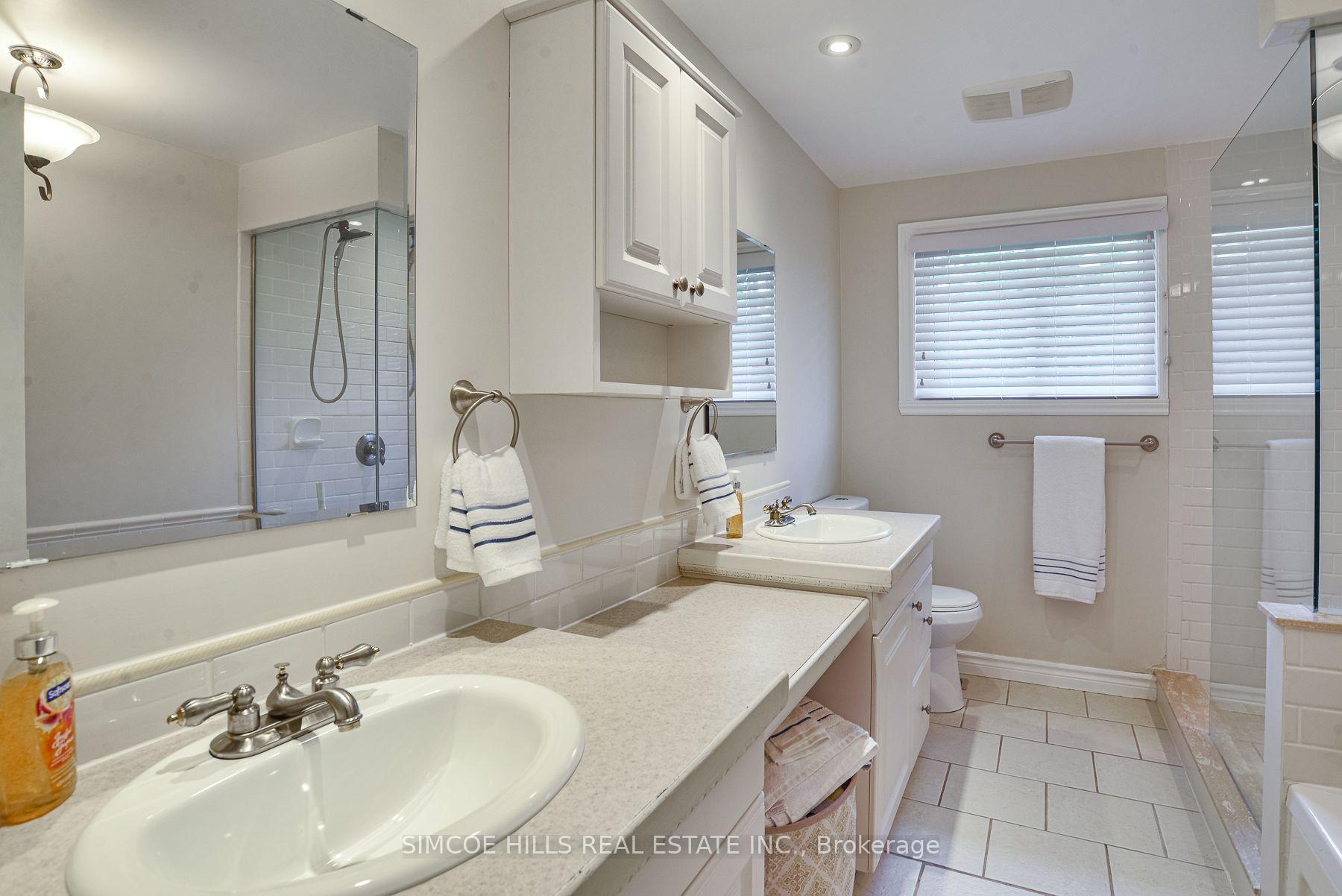 Photo 13 of 153 Matchedash Street N, Orillia — HOMEH