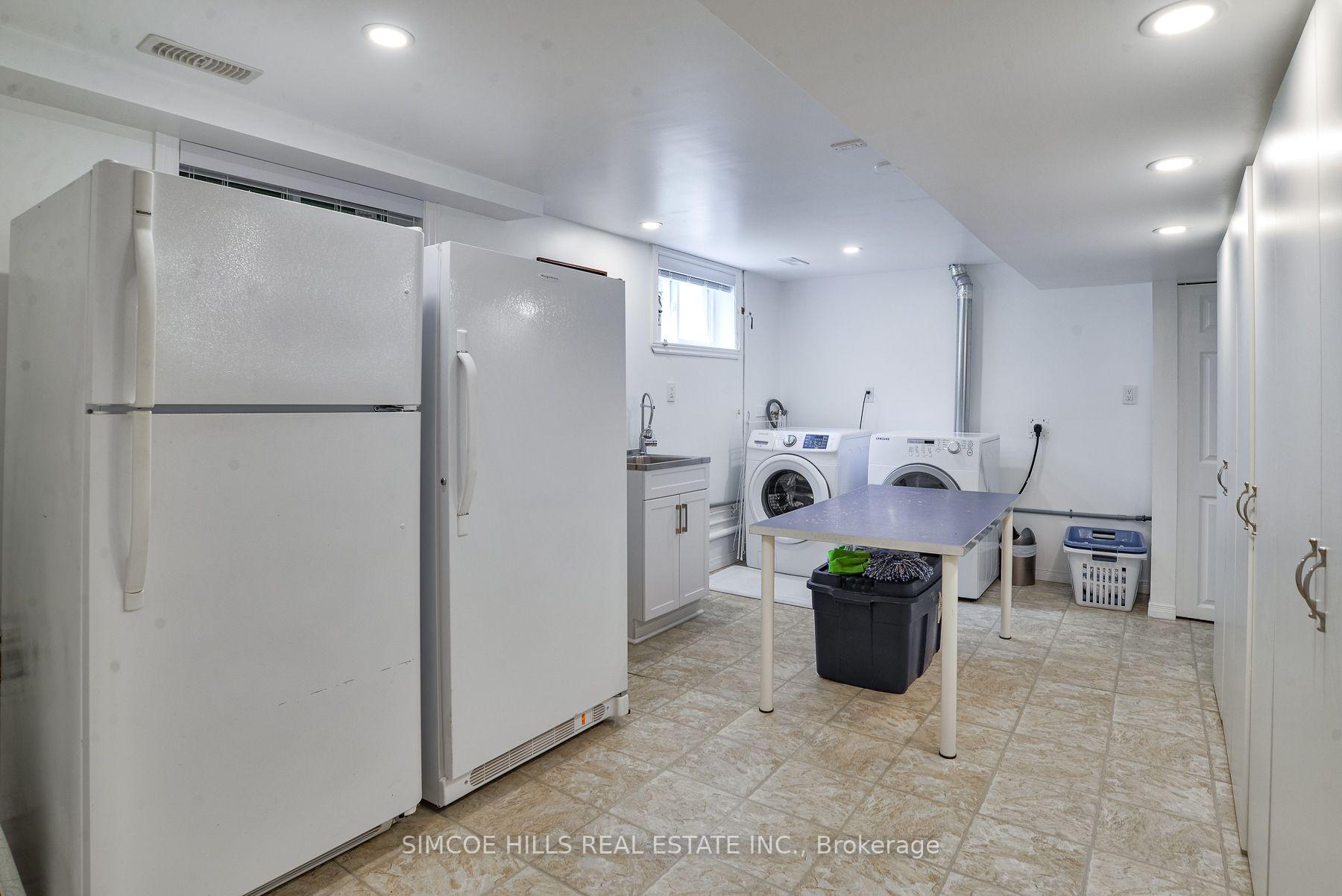 Photo 21 of 153 Matchedash Street N, Orillia — HOMEH