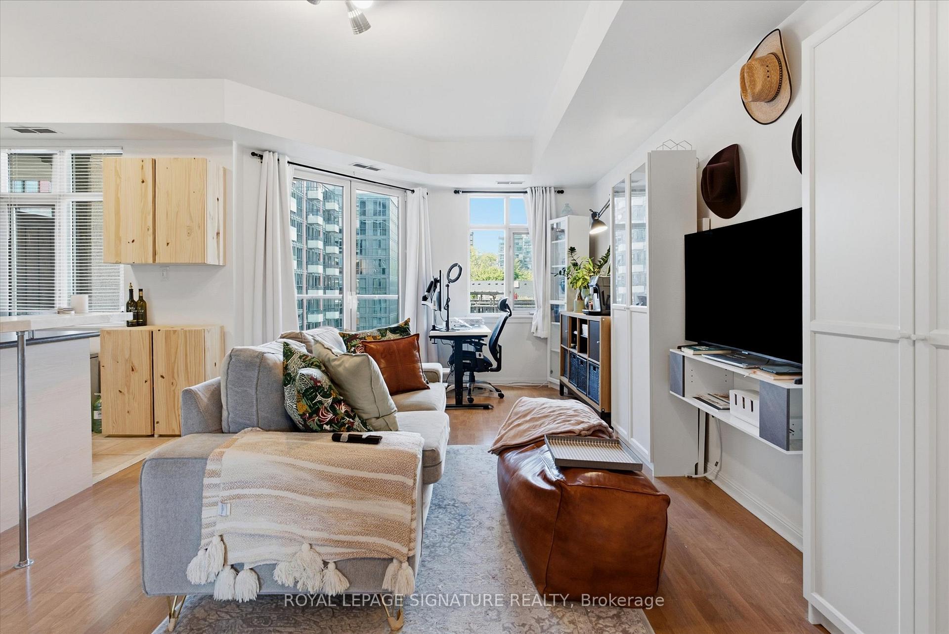 Photo 2 of Unit 413, 550 Front Street W, Toronto, Waterfront Communities — HOMEH