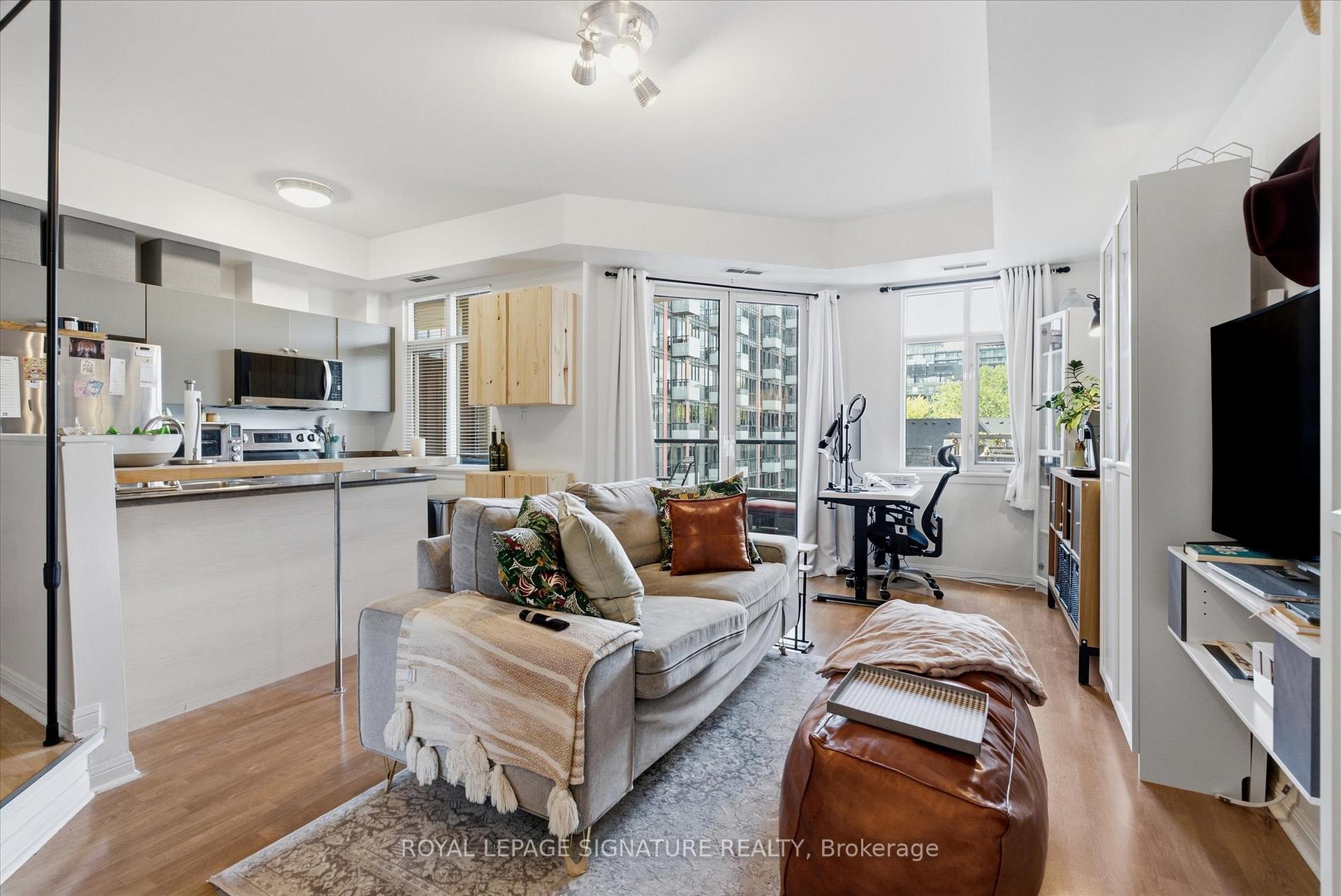Photo 3 of Unit 413, 550 Front Street W, Toronto, Waterfront Communities — HOMEH