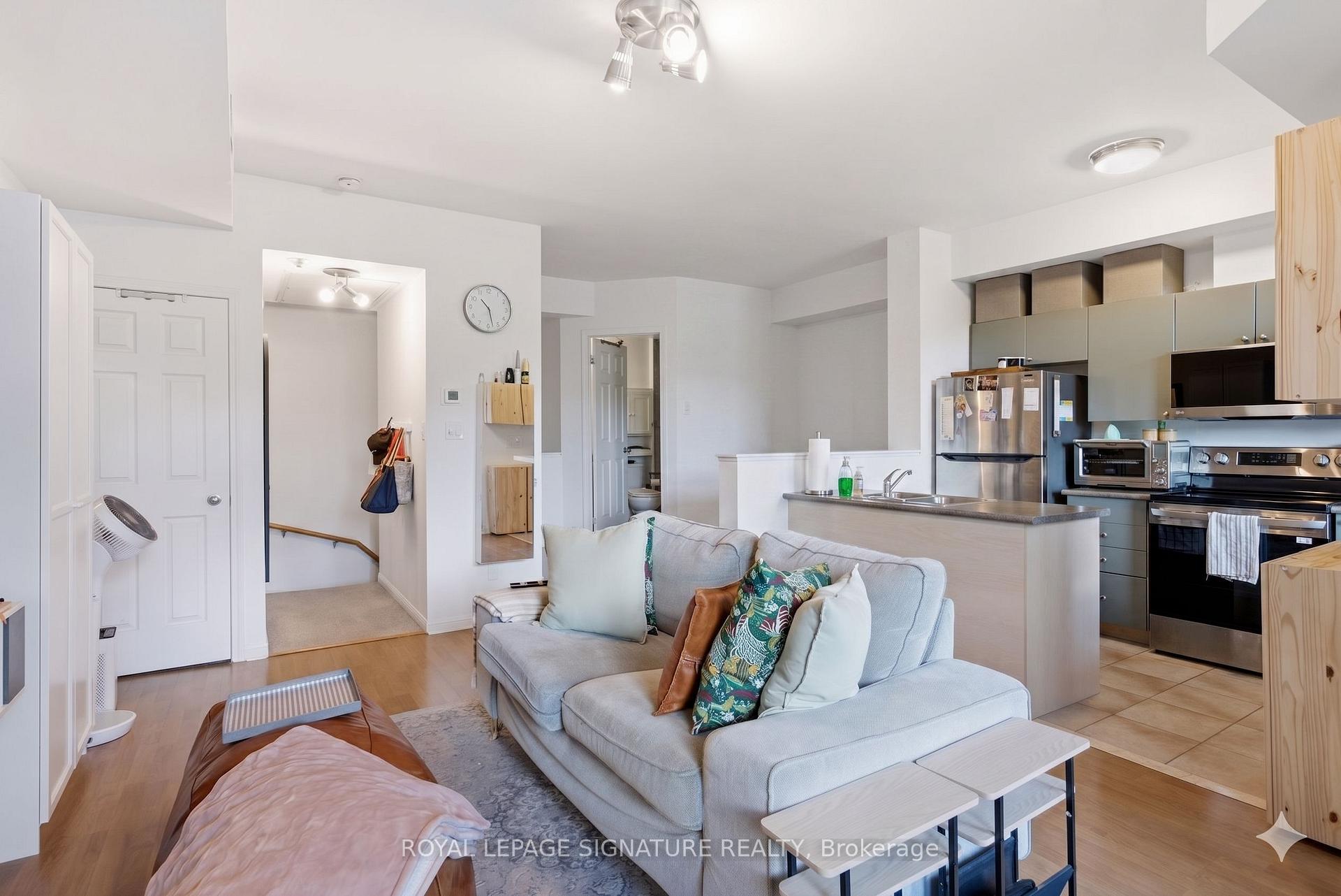 Photo 4 of Unit 413, 550 Front Street W, Toronto, Waterfront Communities — HOMEH