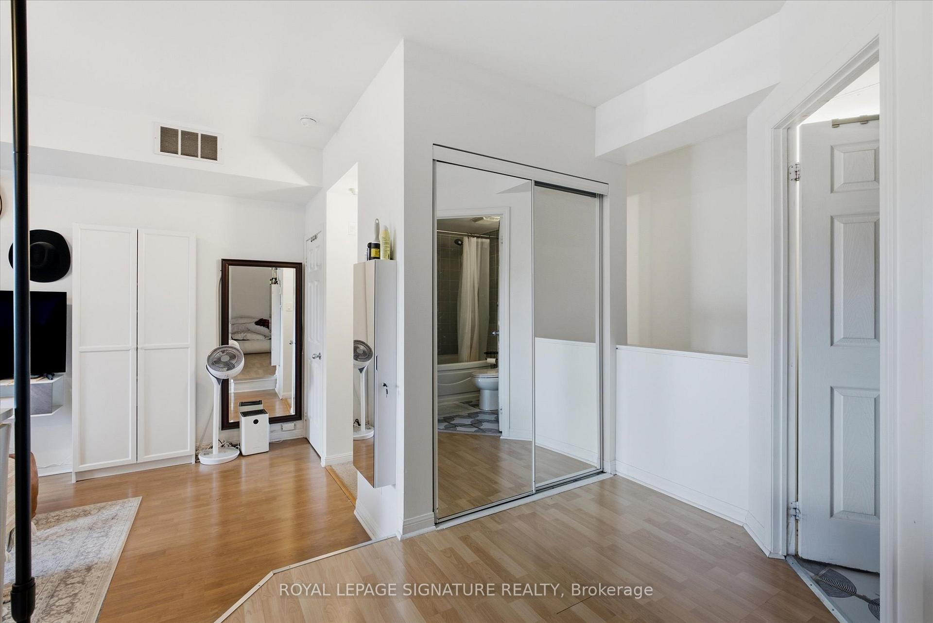 Photo 10 of Unit 413, 550 Front Street W, Toronto, Waterfront Communities — HOMEH