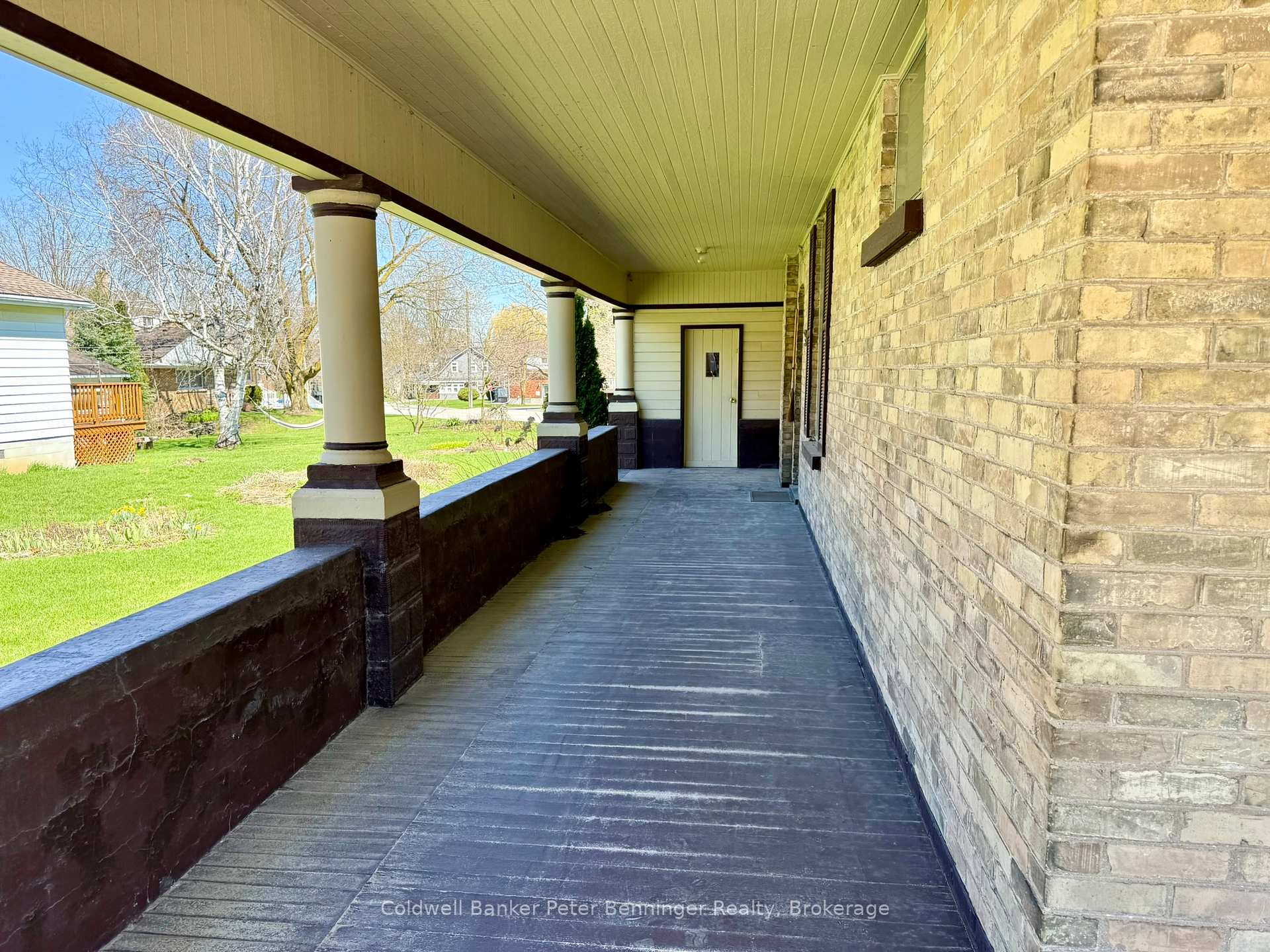 Photo 4 of 830 Yonge Street S, Brockton — HOMEH